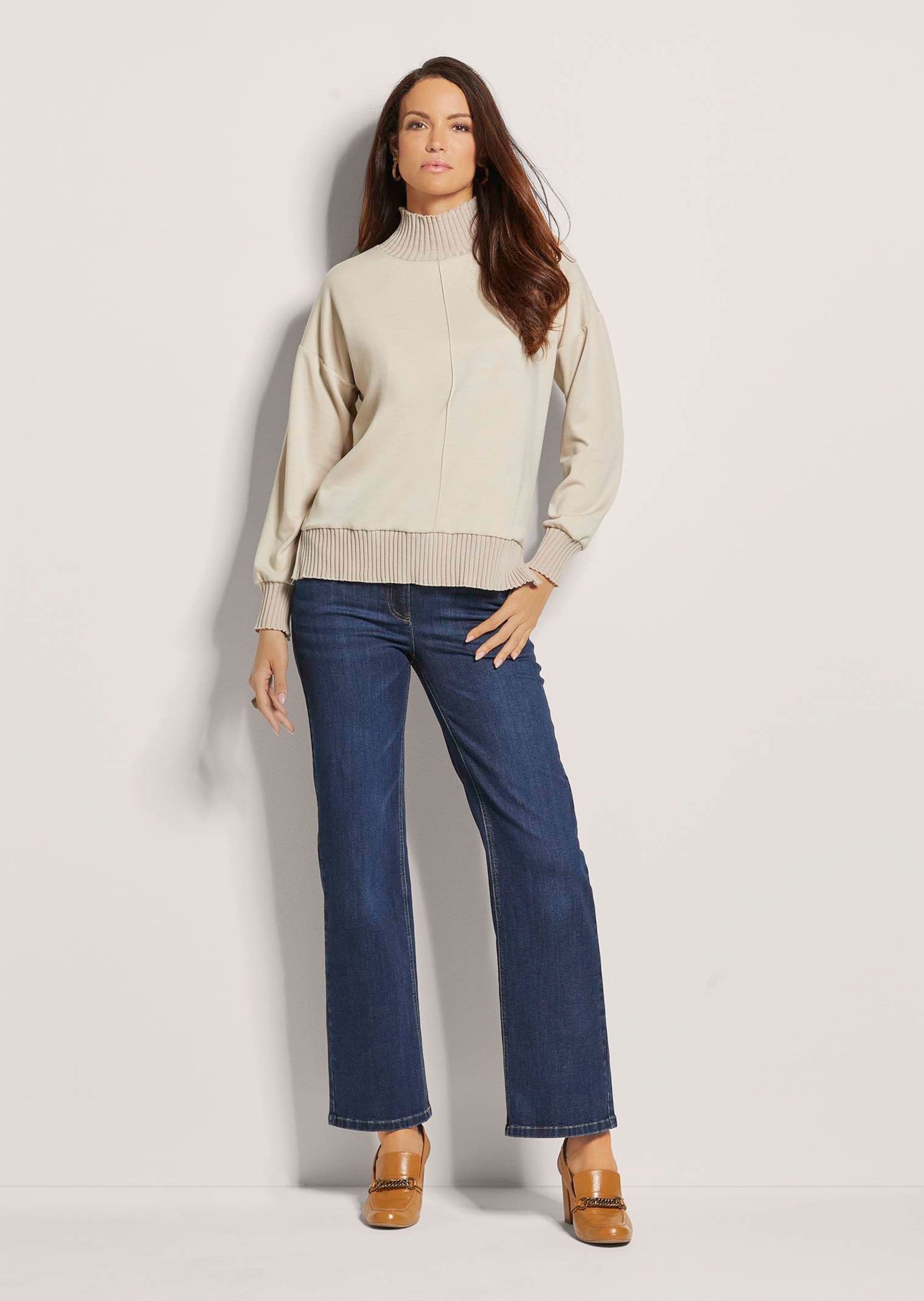 MADELEINE Langarmshirt Sportives Sweatshirt mit Stehkragen Unifarbenes Modell mit modernem Stehkragen-Detail