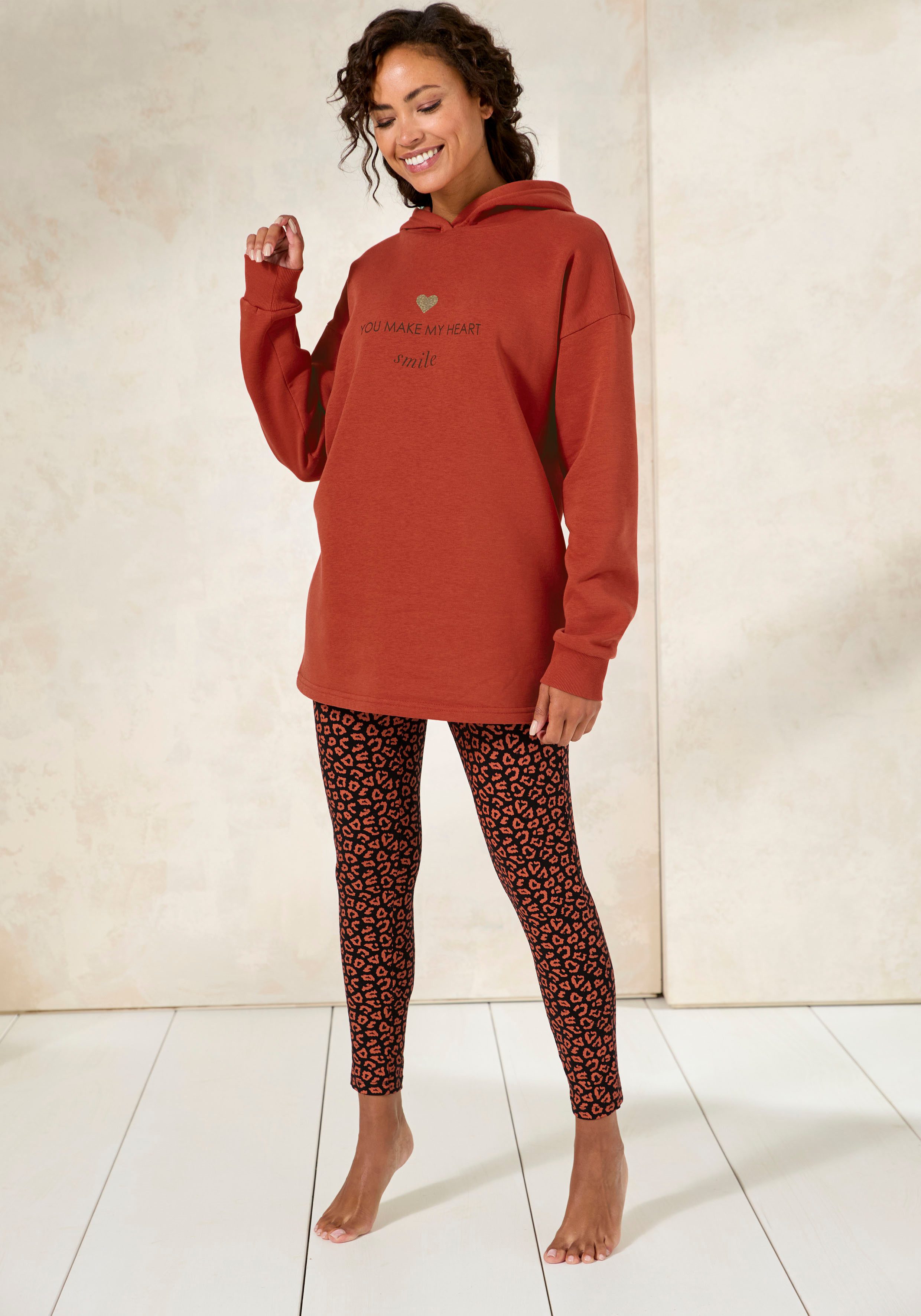 LASCANA Hoodie Lounge-/Kapuzenpullover mit Print vorne, Loungewear