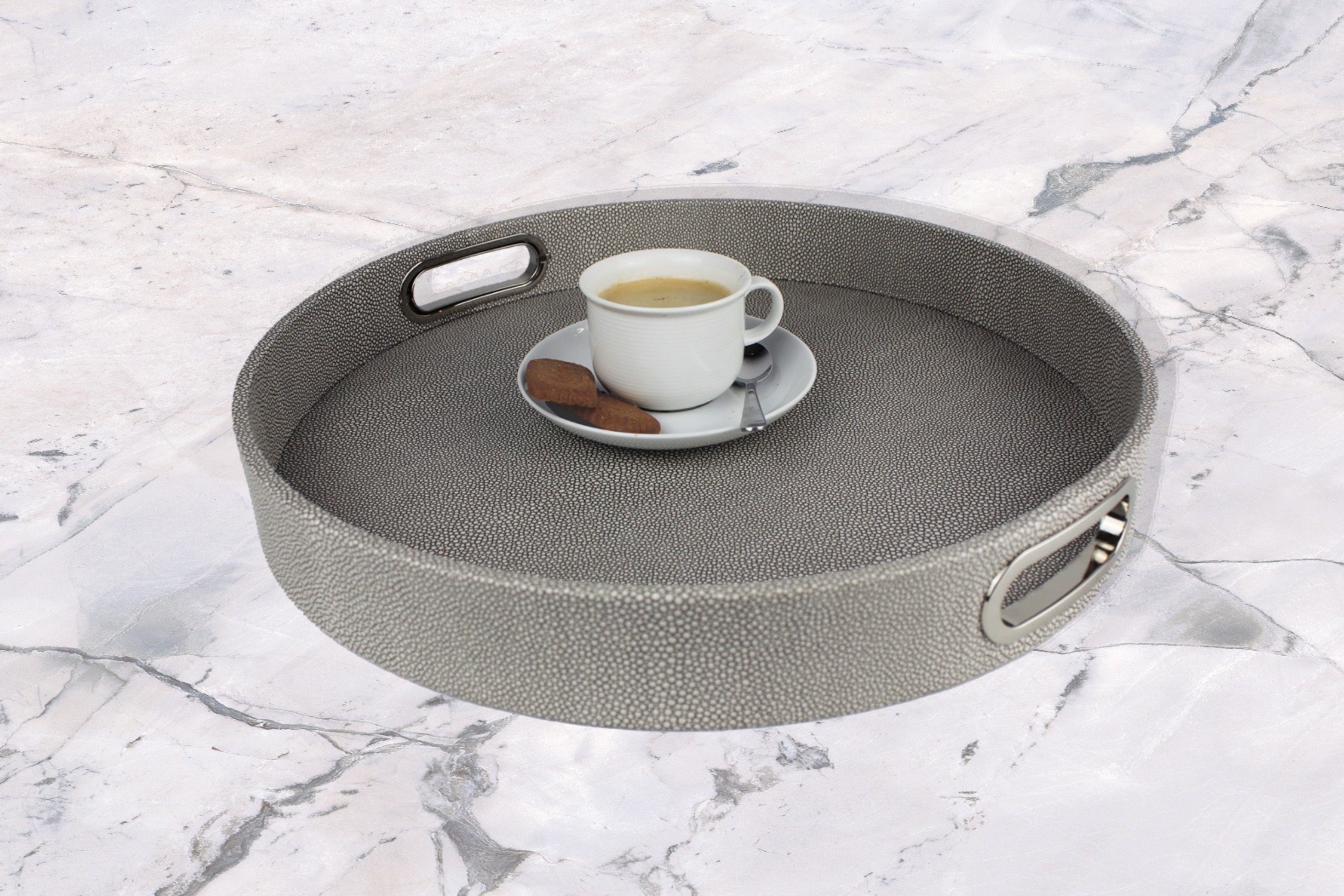 Signature Home Collection Tablett Tablett Rund Kunstleder Rochenhaut Mit Griffen 1 Stuck 1x Tablett Rund Kunstleder Pflegeleichte Abwischbare Oberflache Online Kaufen Otto