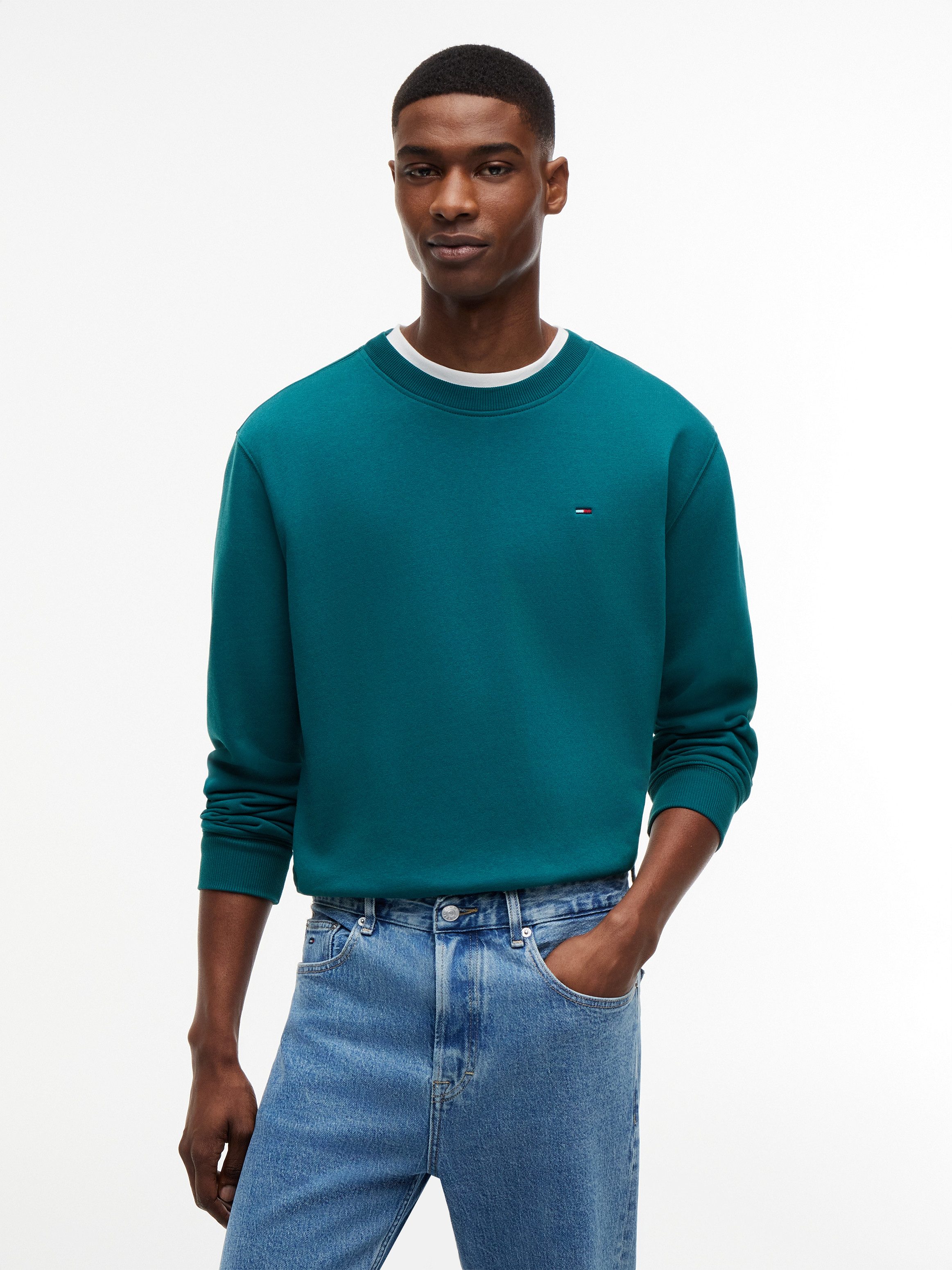 Tommy Jeans Sweatshirt TJM REGULAR FLAG CREW NECK Mit besticktem Markenlogo auf Brusthöhe