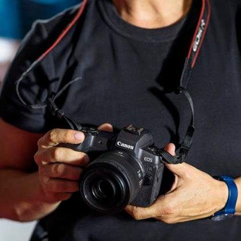 Canon RF 35mm F1.8 MACRO IS STM Festbrennweiteobjektiv, (Passend für Canon EOS R System Kameras (z.B. EOS RP, R8)