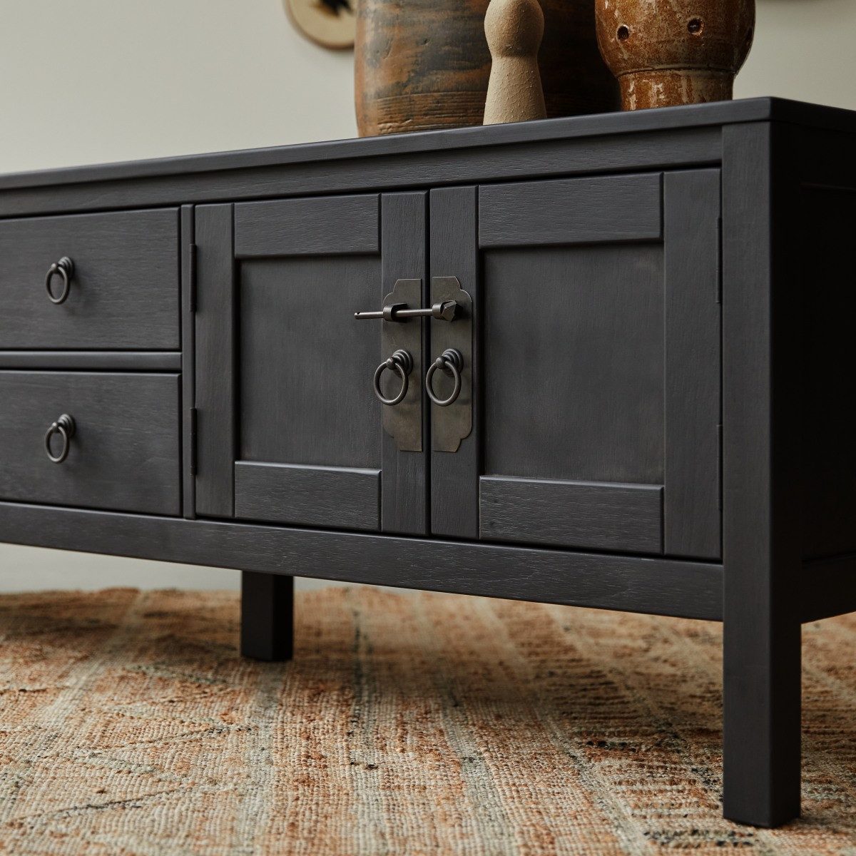 Tikamoon TV-Schrank Thaki black - TV-Schrank aus massiver Kiefer 170