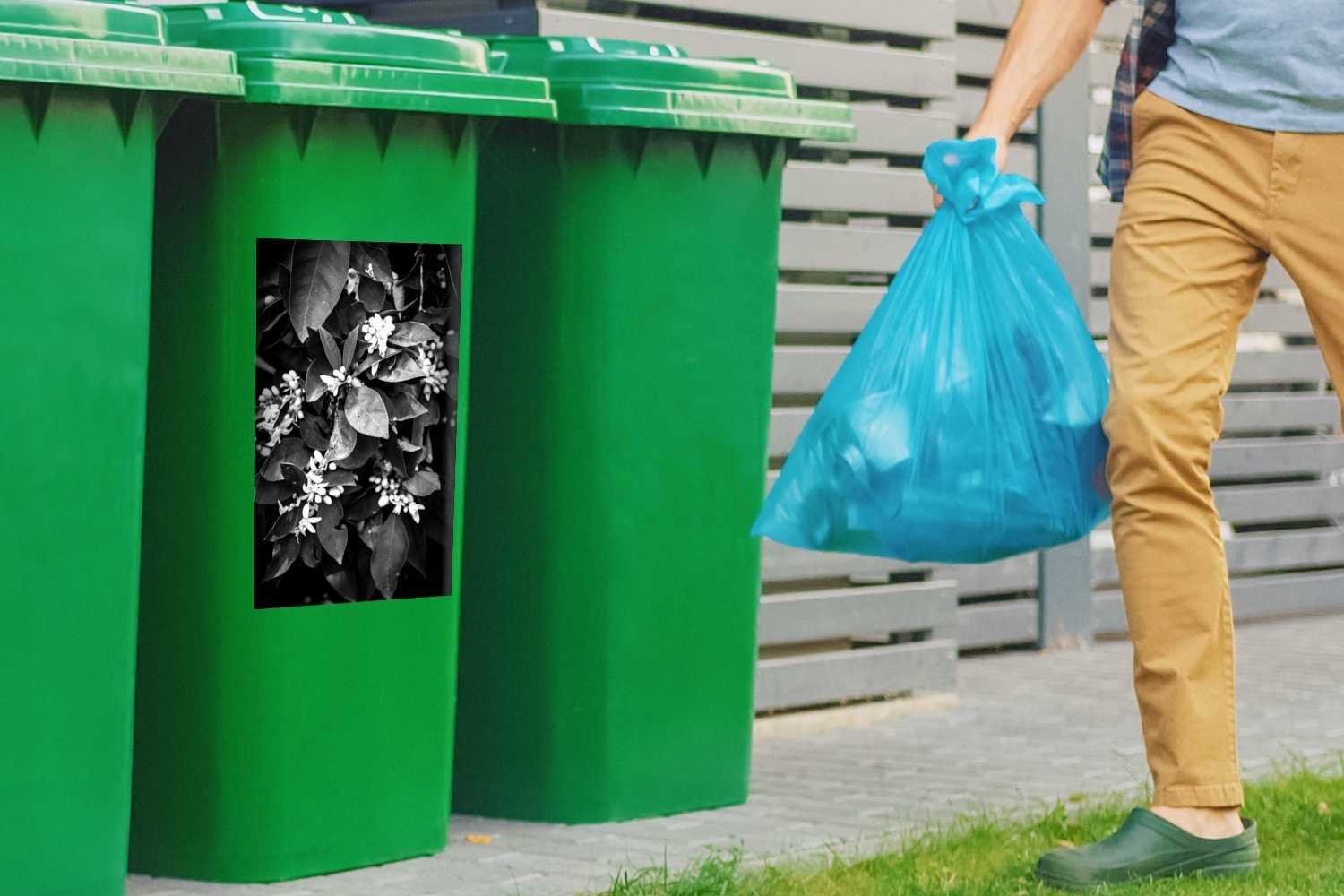 Orangenblüte Container, - und schwarz Abfalbehälter weiß MuchoWow grünen Mülleimer-aufkleber, (1 Sticker, Blättern Mülltonne, Wandsticker zwischen St),