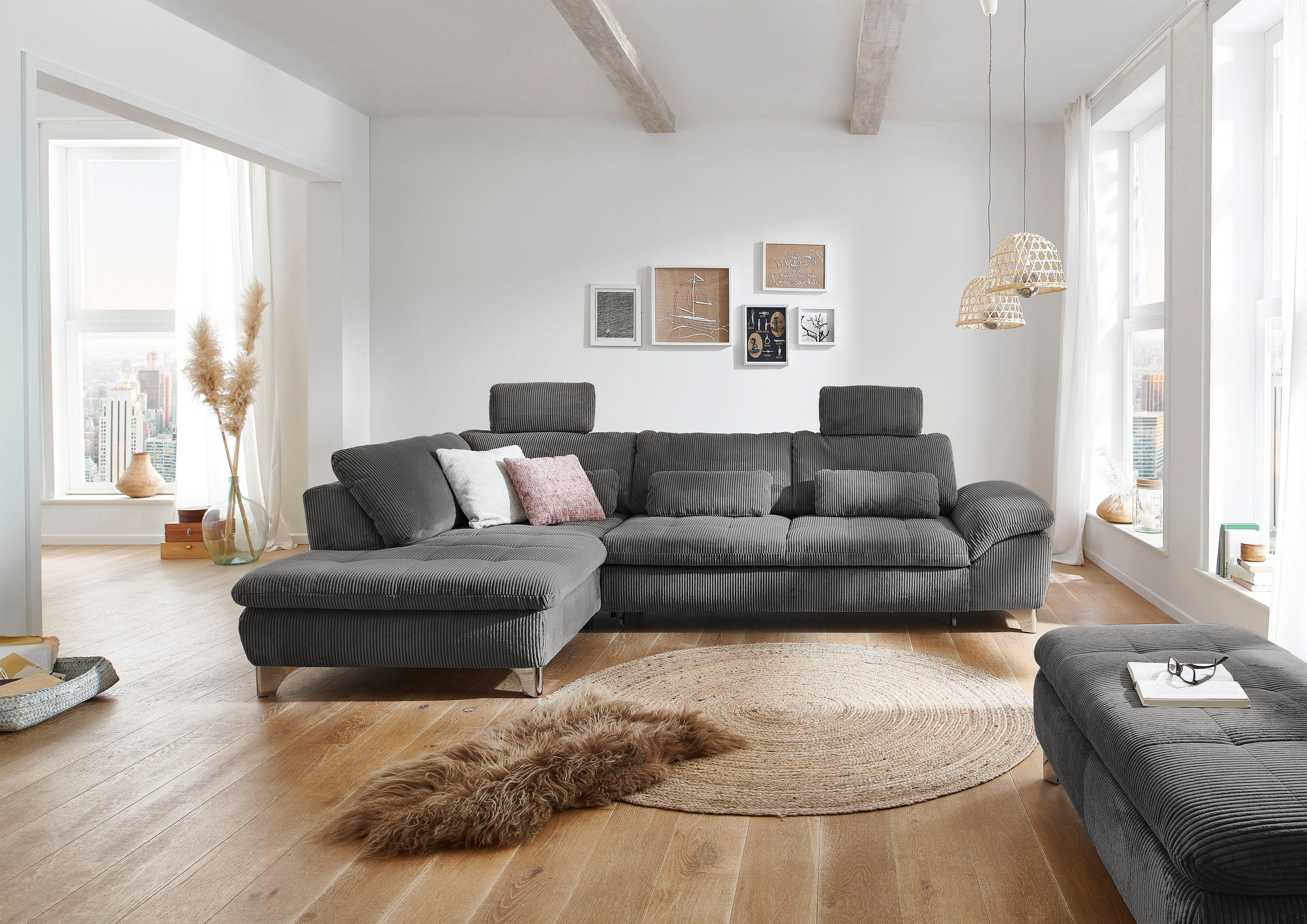Die PlanBar Ecksofa Ottomane MP-IN14007 L-Form, Breite 306 cm, wahlweise mit Schlaffunktion und verstellbaren Kopfstützen, in Cord