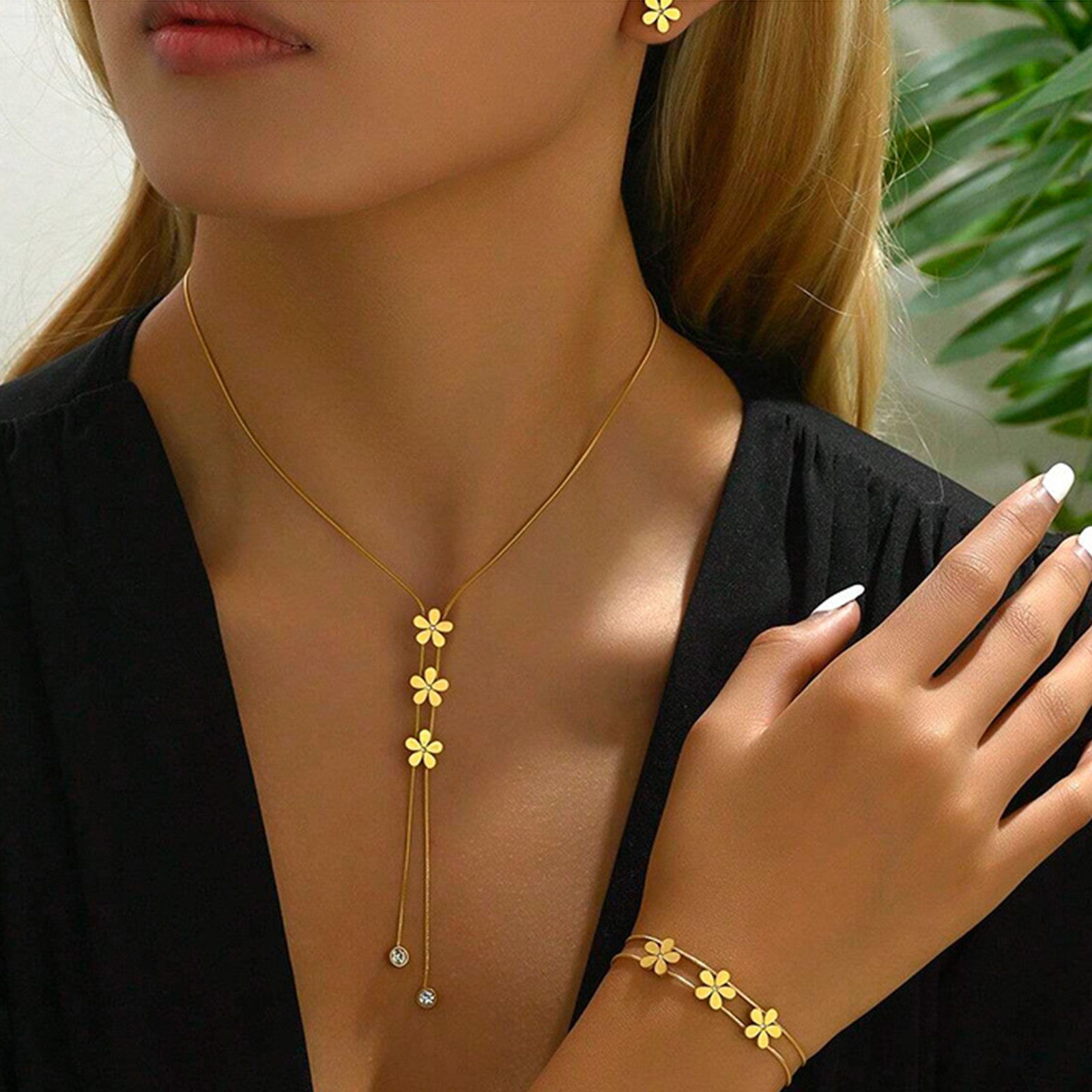 MOPUEA Schmuckset Damen Schmuckset Blumen Halskette Armband Ohrringe Goldfarben (Schmuckset, Halskette, Armband und Ohrringe im Blumen-Design), leicht, elegant, vielseitig kombinierbar