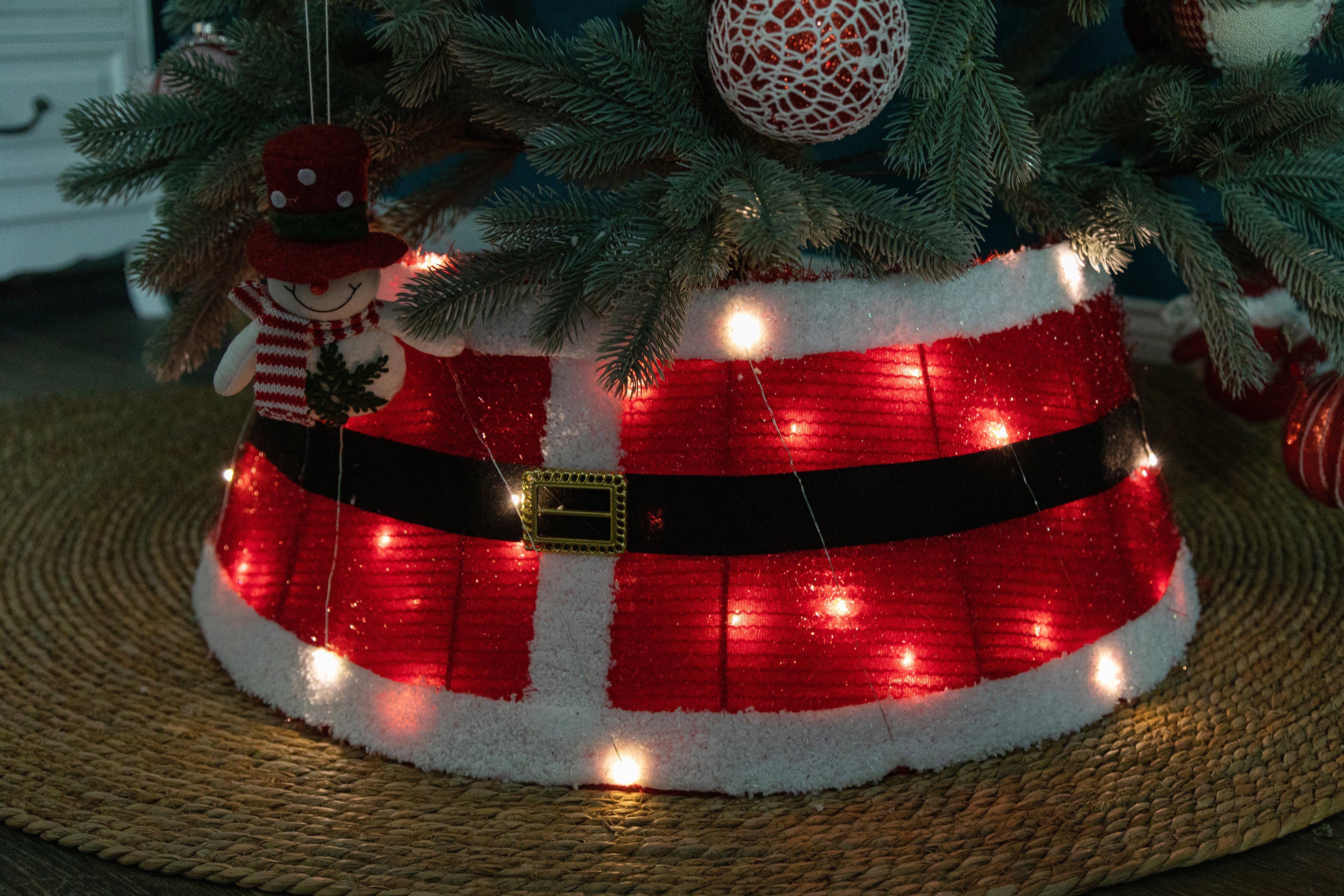 Möbel & (1-tlg), Christbaumschmuck Verkeidung, LED's Accessoires Weihnachtsdeko Christbaumständer warmweißen Myflair mit rot,