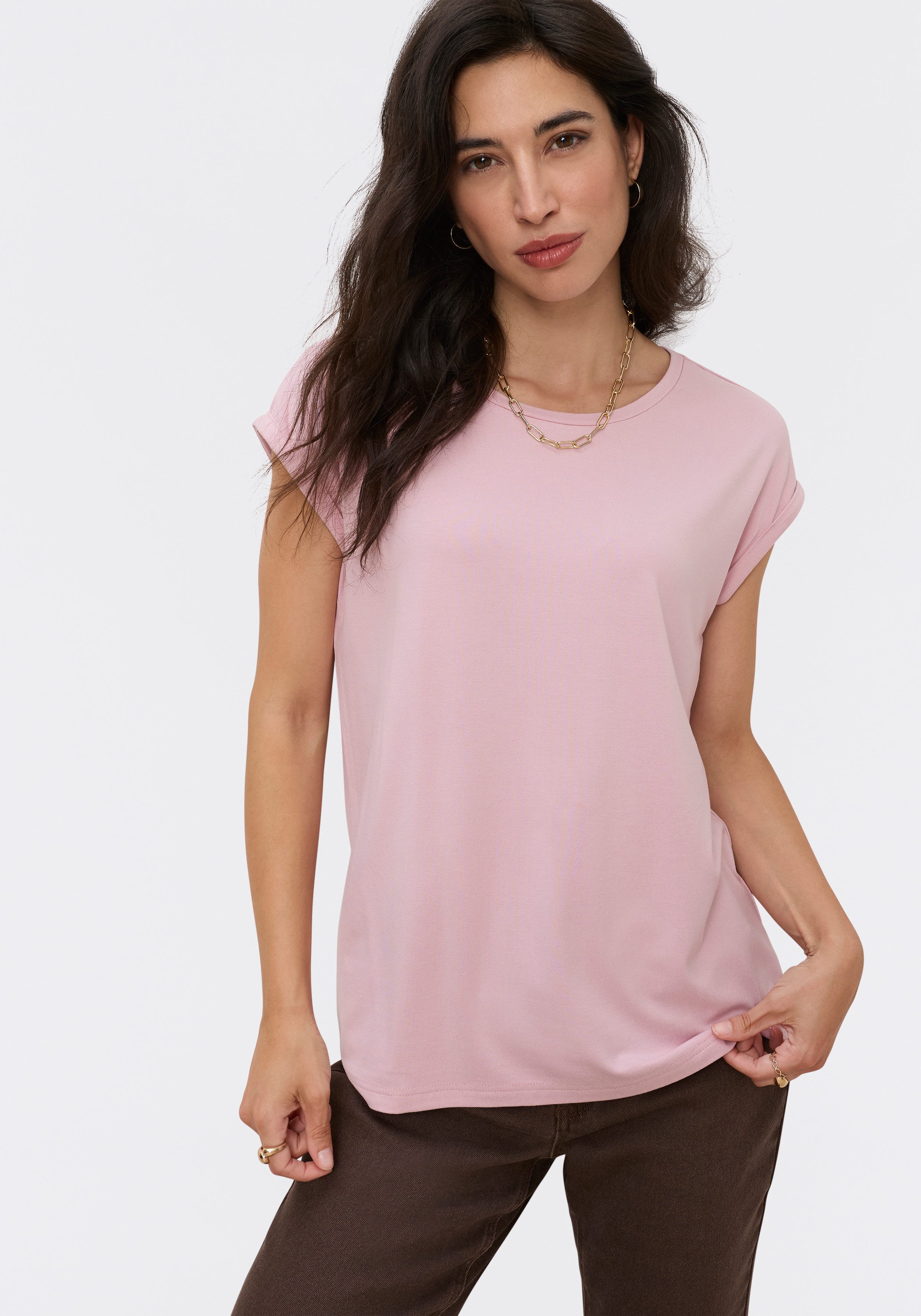 Tamaris T-Shirt mit Rundhals und lockerem Schnitt, aus angenehmem Viskose-Jersey figurumspielend, Kurzarm mit überschnittenen Schultern und Krempelsaum. € 24,99, (€ 24,99 pro 1 Stk).