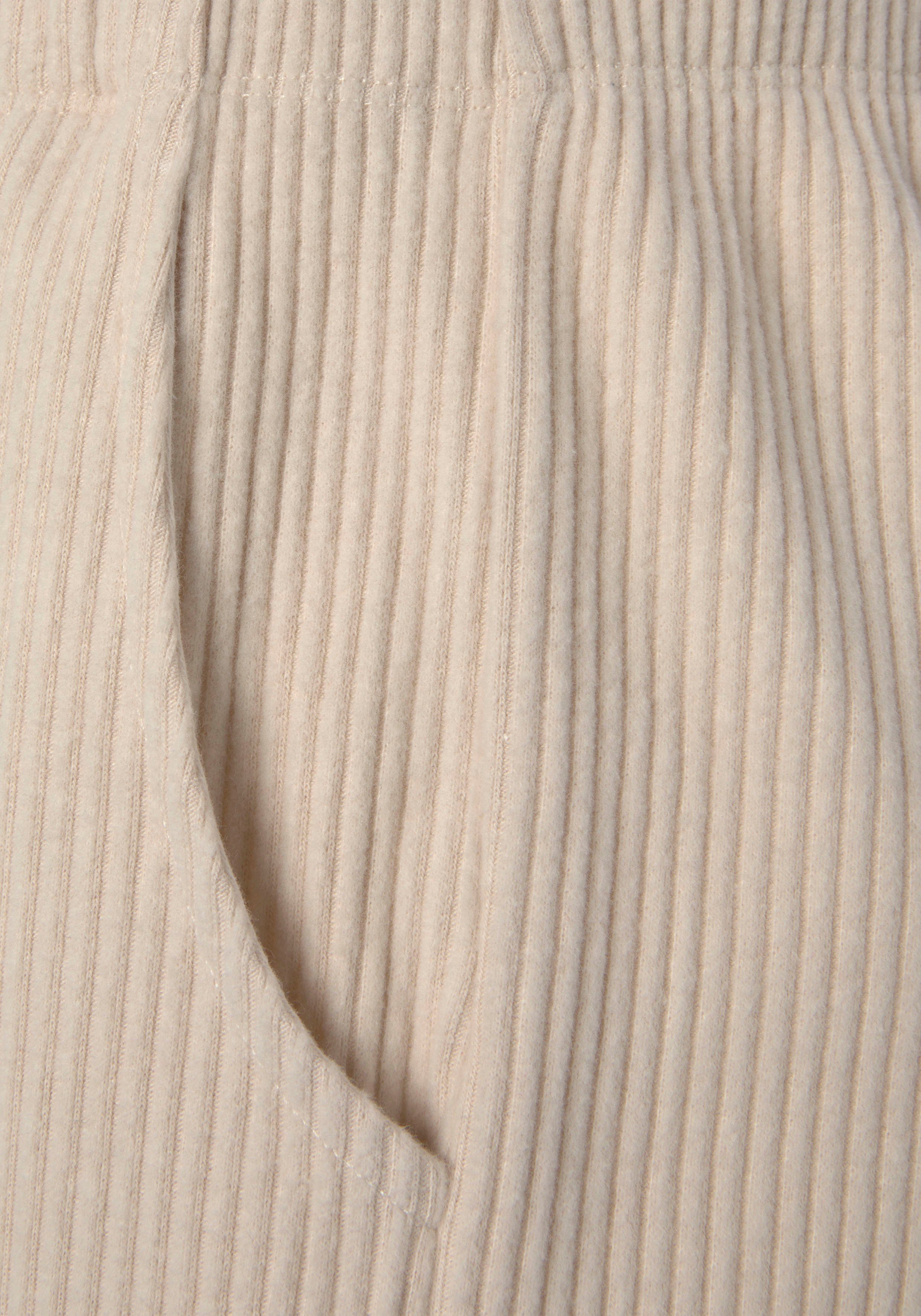 Sweatshorts - Hose seitlichen Loungeanzug mit Taschen, creme Ripp-Qualität s.Oliver aus Kurze