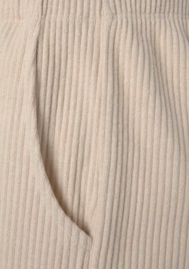 s.Oliver Sweatshorts - Kurze Hose aus Ripp-Qualität mit seitlichen Taschen, Loungeanzug