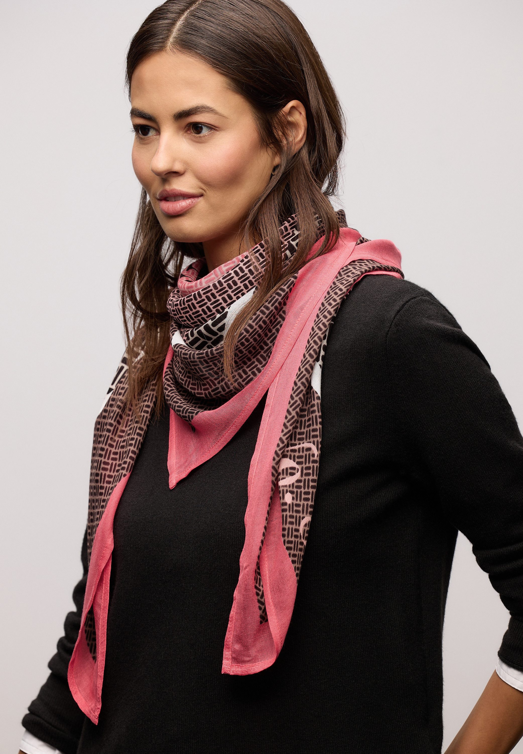 STREET ONE Schal, mit grafischem Muster günstig online kaufen