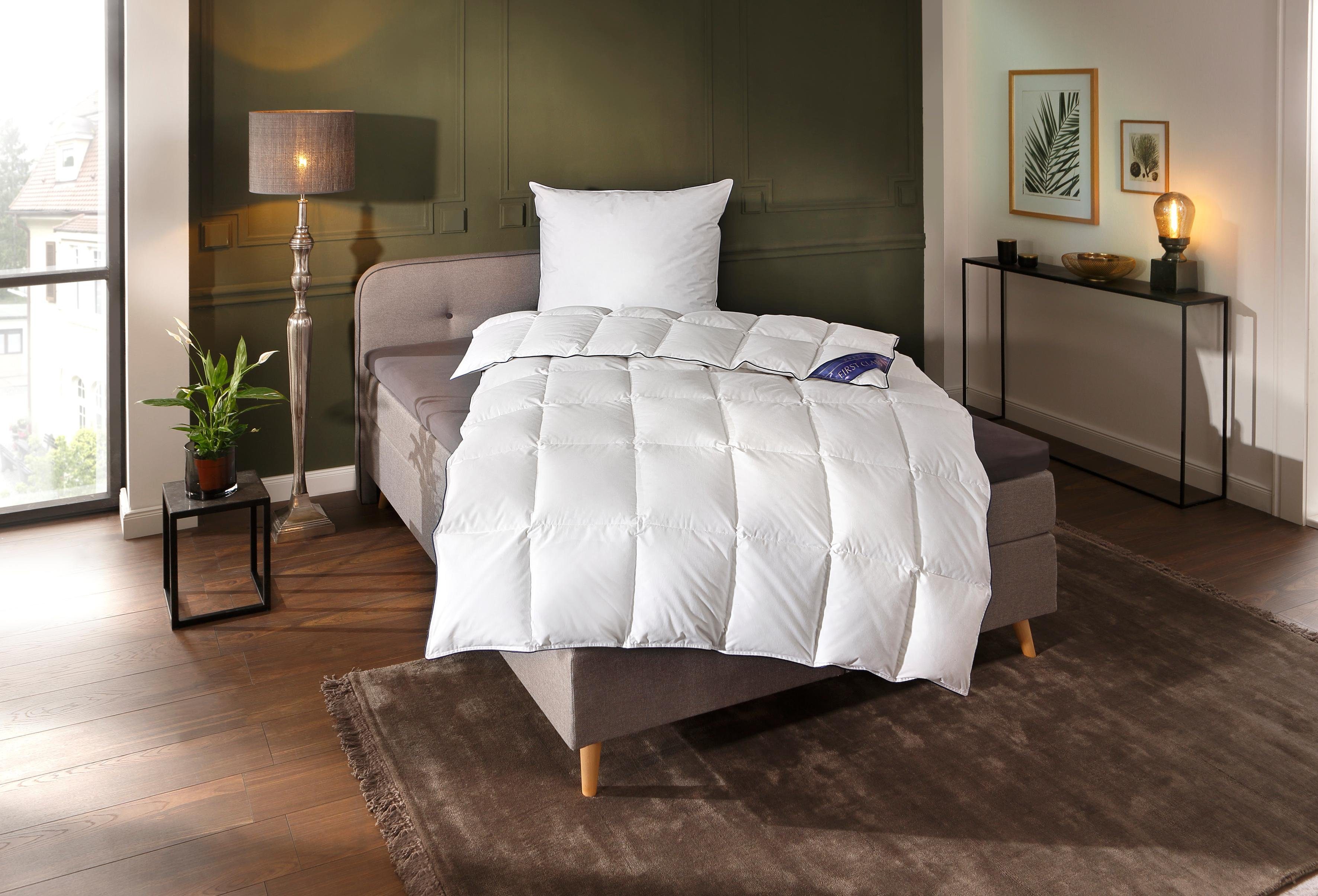 QUEENS TEXTILES Daunenbettdecke Ben, Пуховые atmungsaktiv & feuchtigkeitsregulierend, Füllung: 90% Daunen, 10% Federn, Bezug: 100% Baumwolle, Bettdecke 135x200 cm, 155x220cm, Hausstauballergiker geeignet