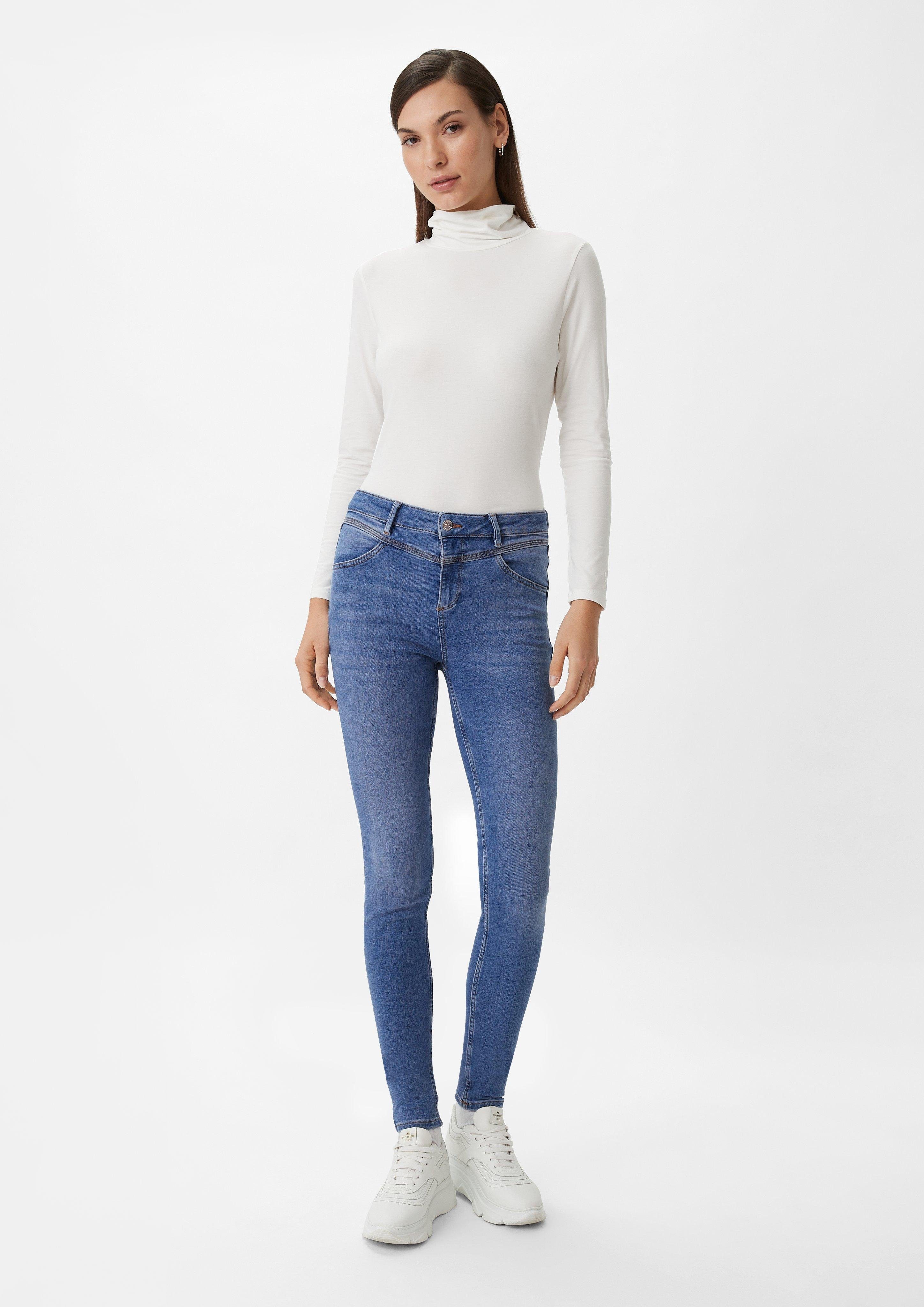 comma casual identity 5-Pocket-Jeans Super skinny: Jeans mit Sattelbund Garment Dye, Kontrastnähte, Leder-Patch