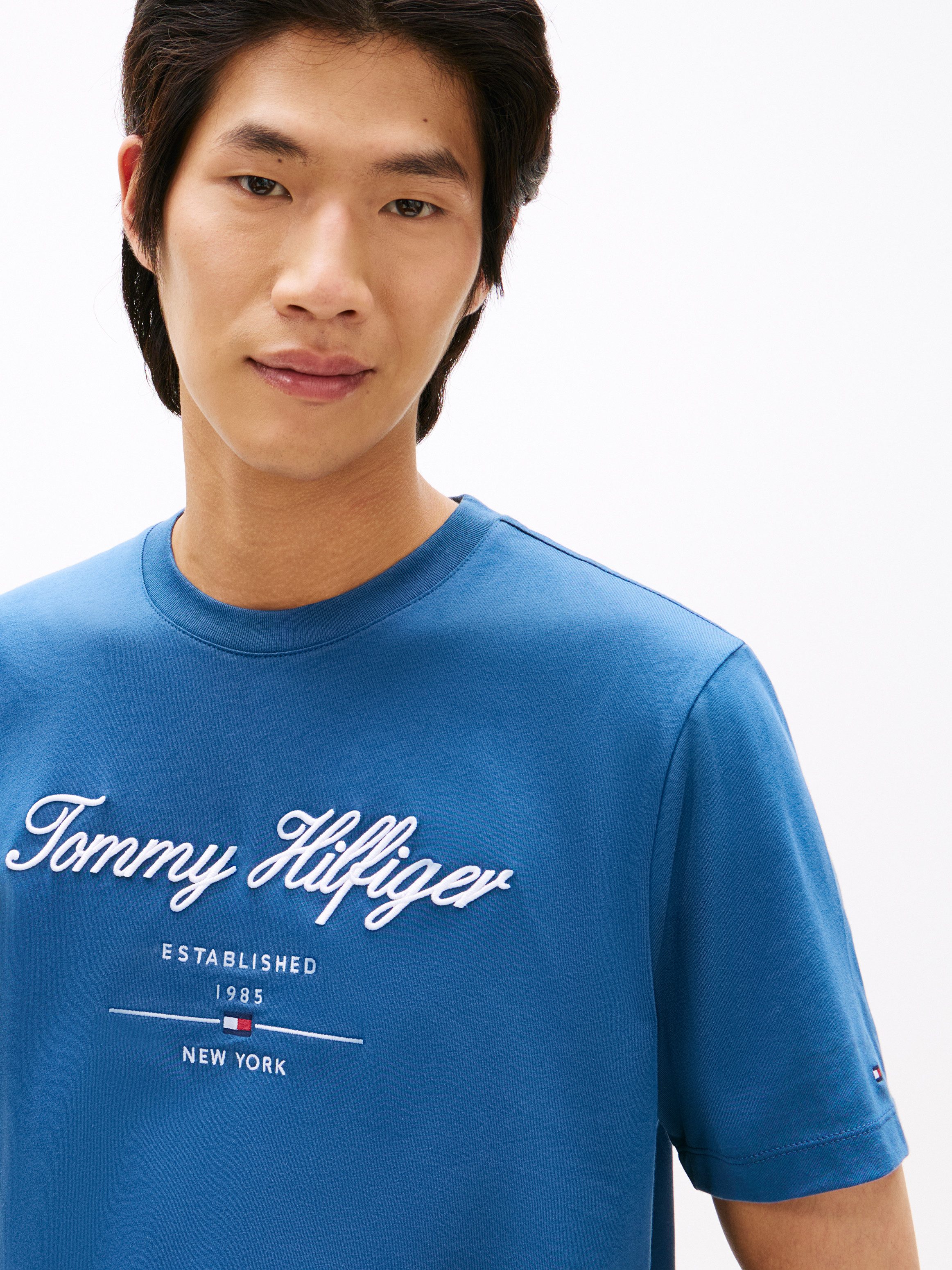 Tommy Hilfiger T-Shirt SCRIPT LOGO TEE mit aufgesticktem Logo