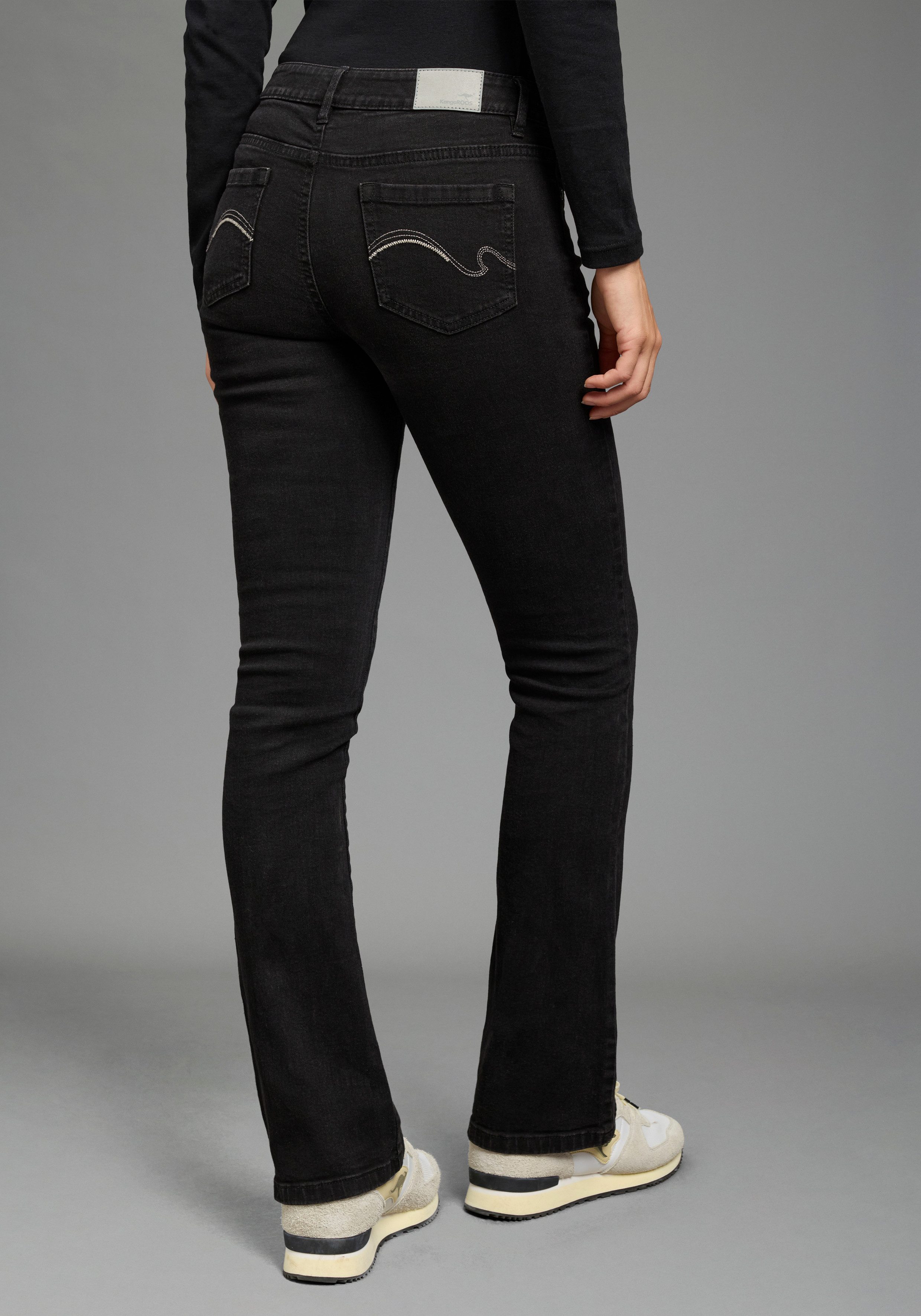 KangaROOS Bootcut-Jeans mit ausgestellter Beinform, aus Baumwolle und Elasthan
