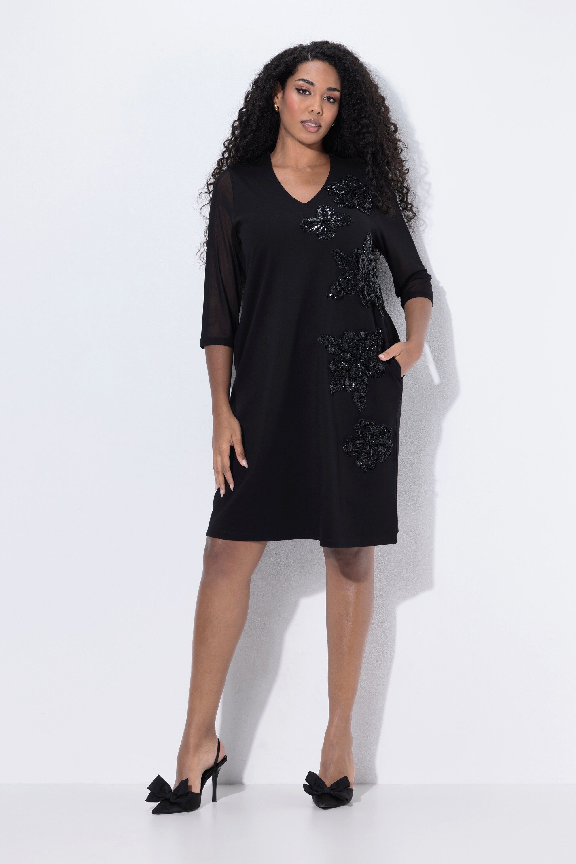 Ulla Popken Cocktailkleid Punto-Kleid Pailletten-Blüten V-Ausschnitt 3/4-Ar günstig online kaufen