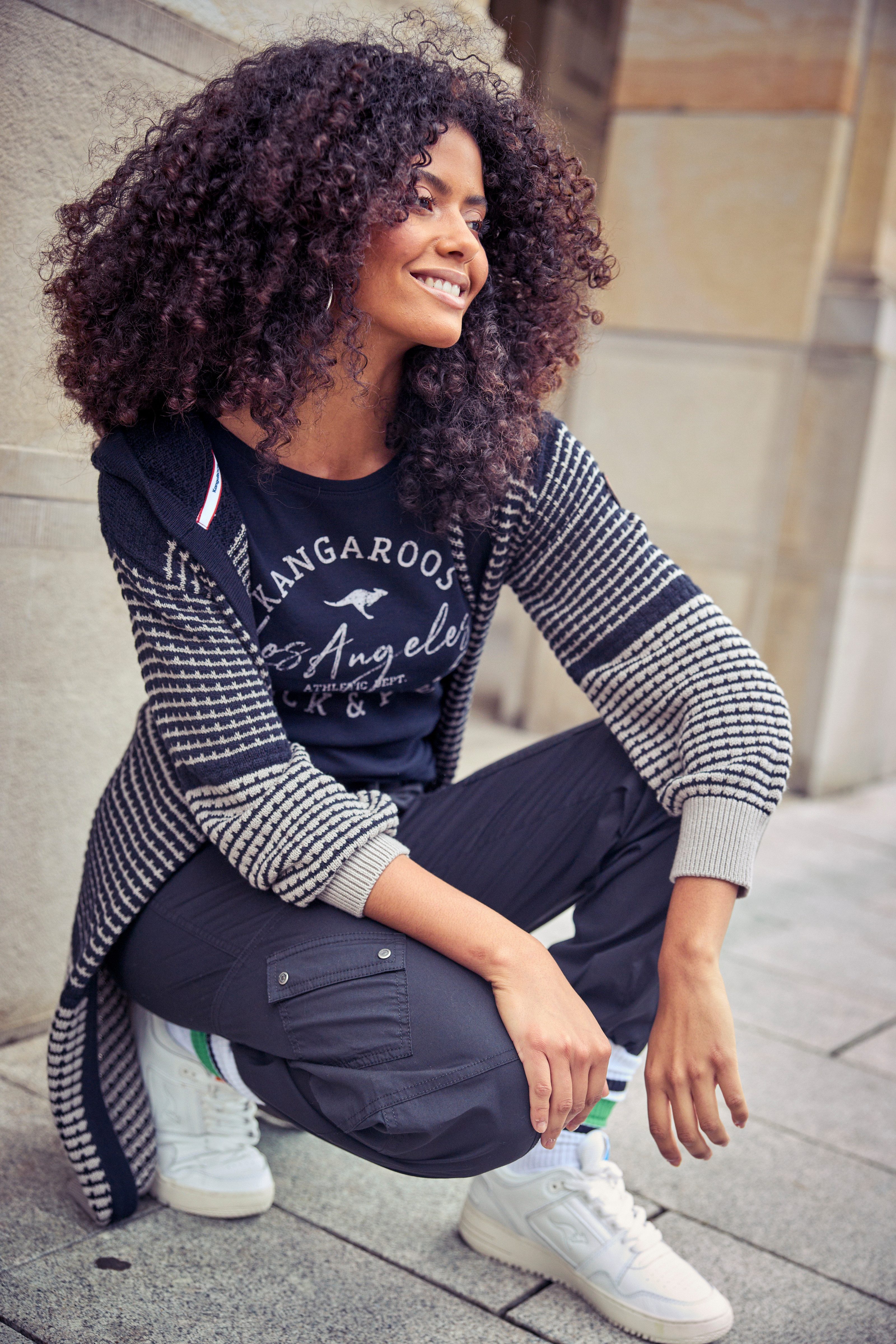 KangaROOS Kapuzenstrickjacke mit angesagtem Strickmuster günstig online kaufen