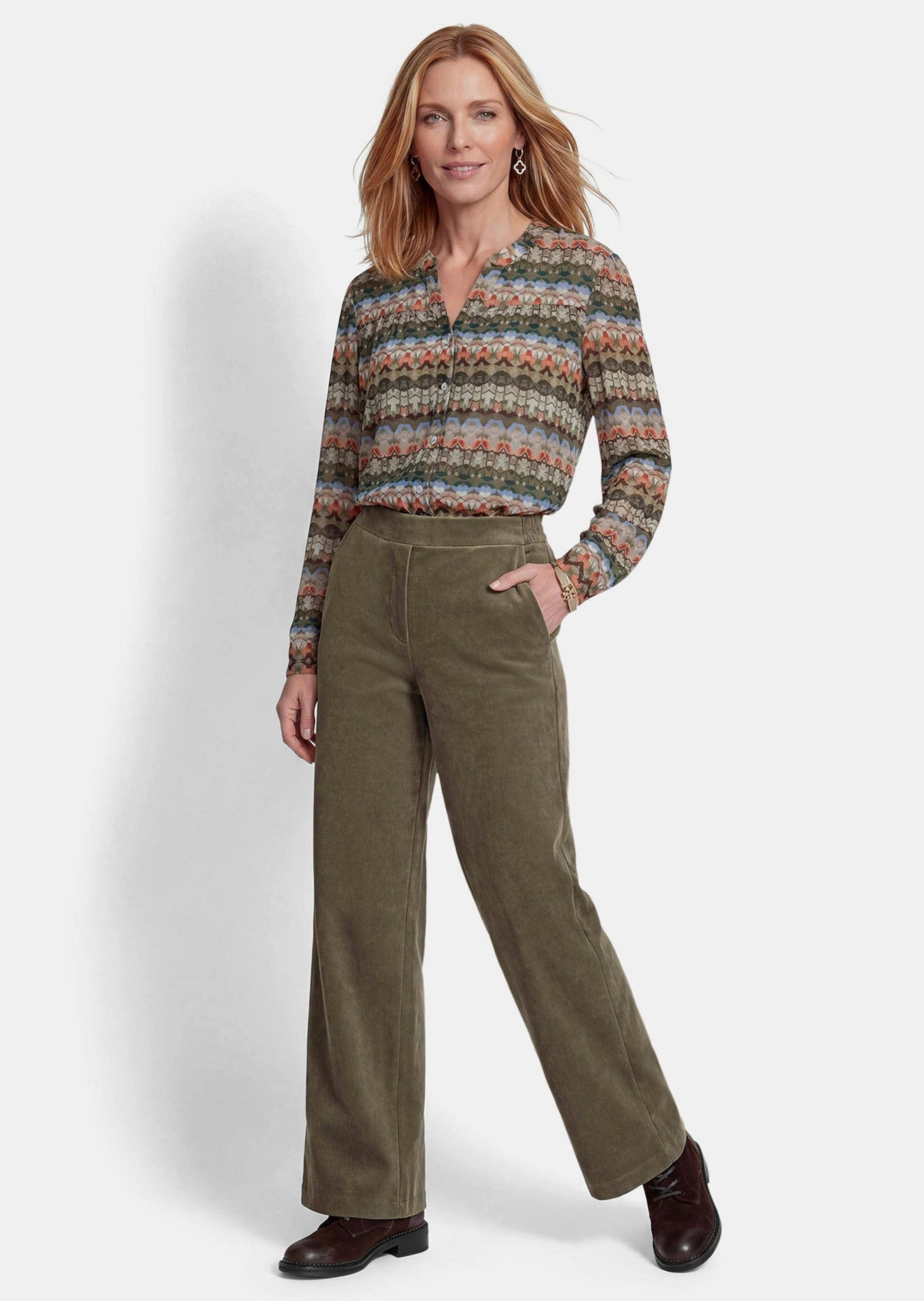 GOLDNER Stoffhose Cordhose VERA mit weitem Bein Elastische Schlupfhose aus Baumwolle mit Dehnbund und Taschen