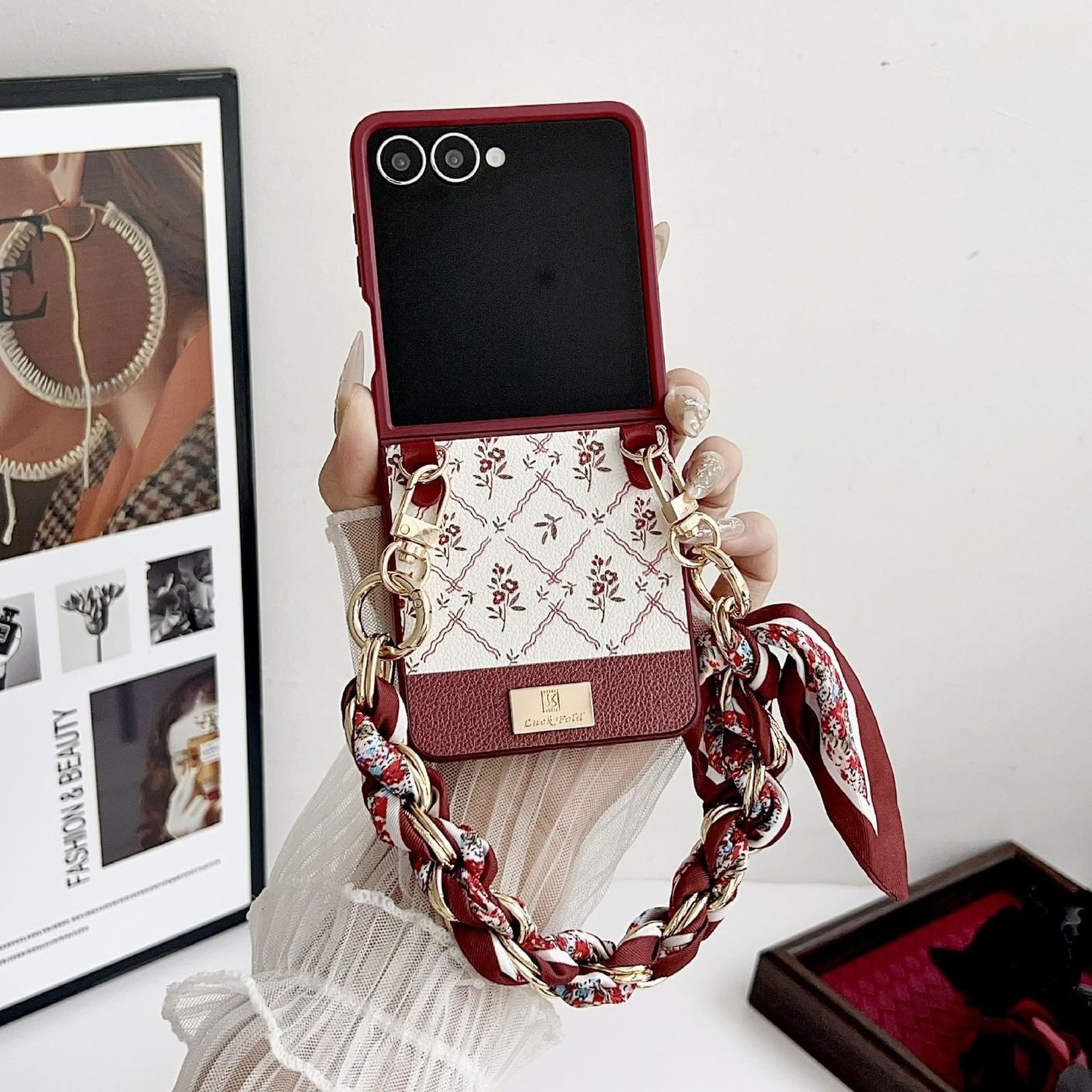 Wigento Handyhülle Für Samsung Galaxy Z Flip7 5G Blumen Hülle Halstuch und Trageschlaufe, Blumenmotiv, Trageschlaufe, stoßfest