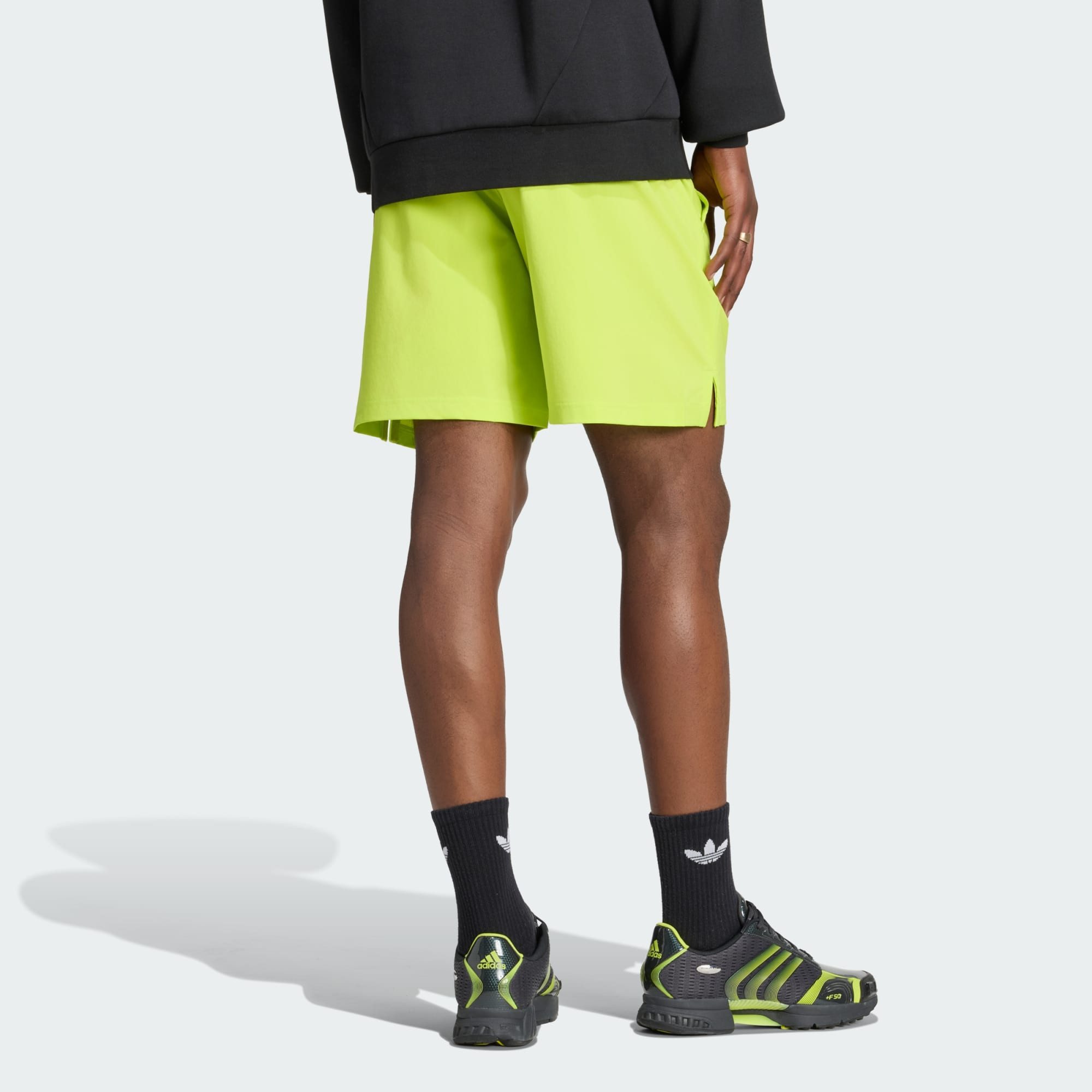 adidas Originals Shorts TECH TREFOIL ESSENTIALS POLYESTER-SHORTS (1-tlg)