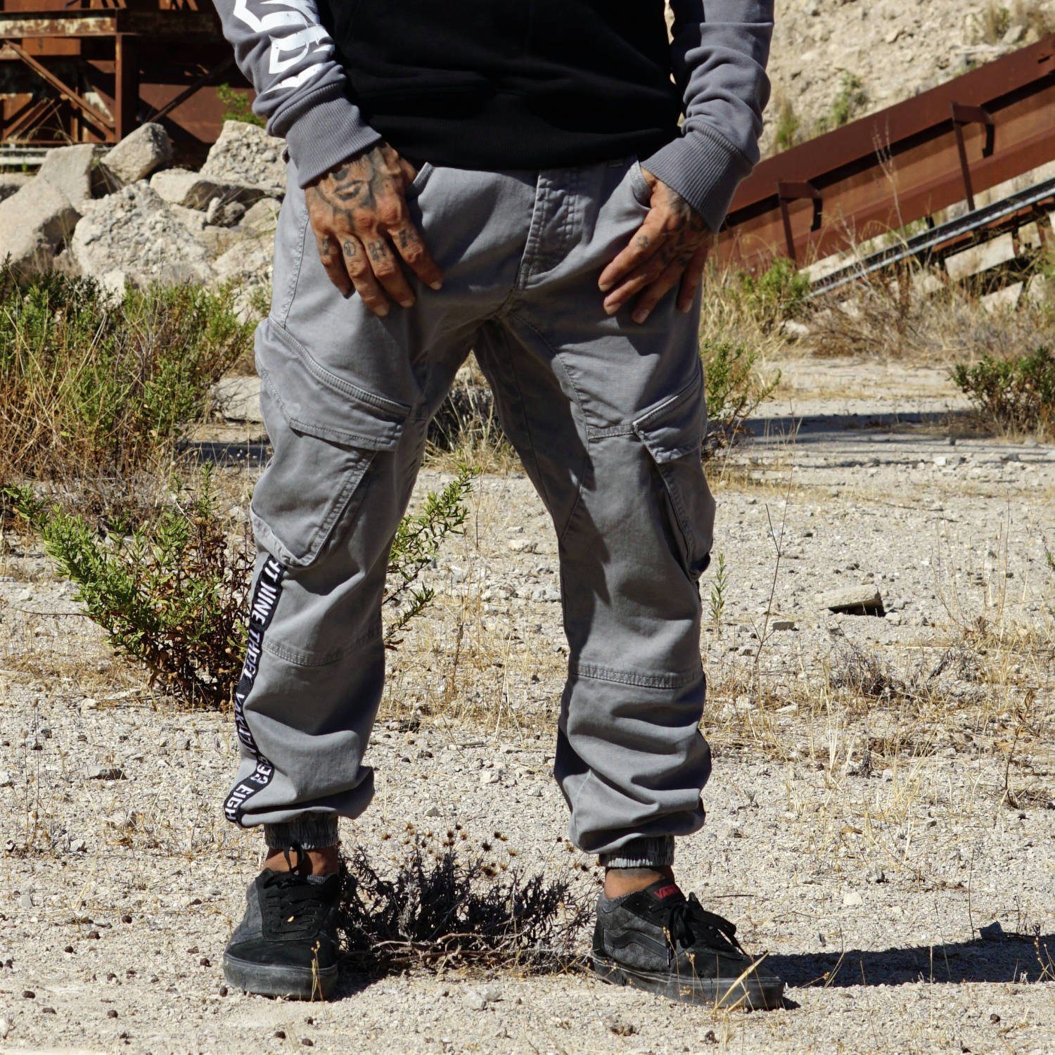 YAKUZA Cargohose Track mit elastischem Bund am Beinabschluss