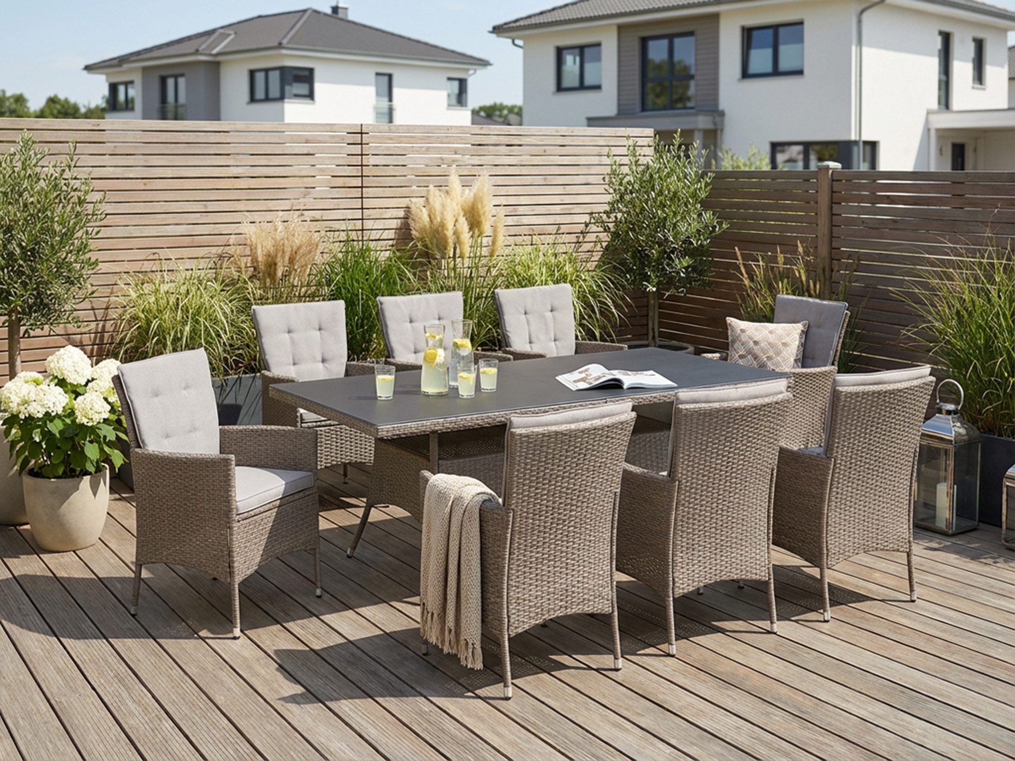 KONIFERA Garten-Essgruppe Mailand, (Set, 25-tlg., 8x Sessel, 8x Sitzauflage, 8x Rückenauflage, 1x Tisch), Polyrattan, verzinkter Stahl, Ablagefläche unter der Tischplatte