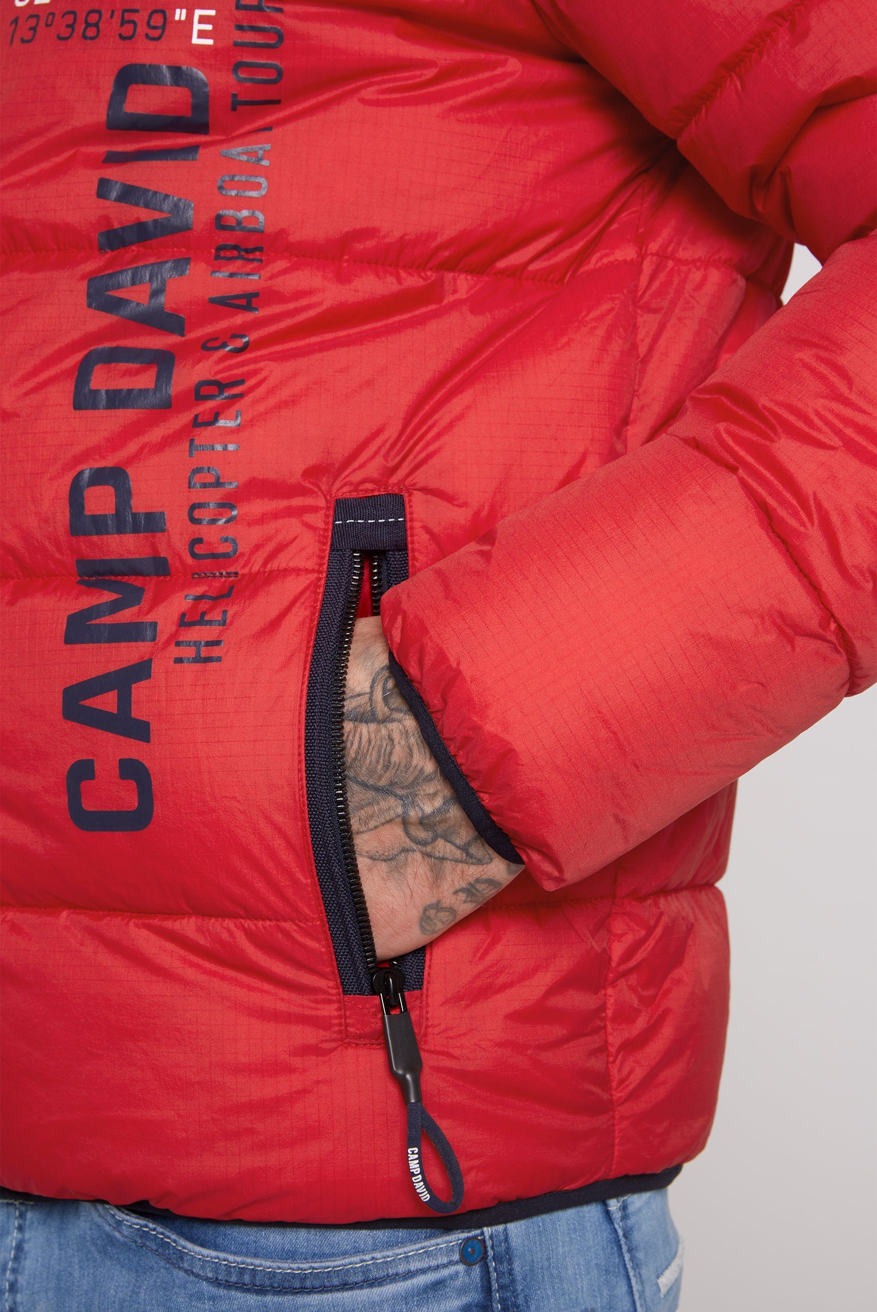 DAVID Outdoorjacke im CAMP red mit royal Windbreaker-Bündchen Ärmel