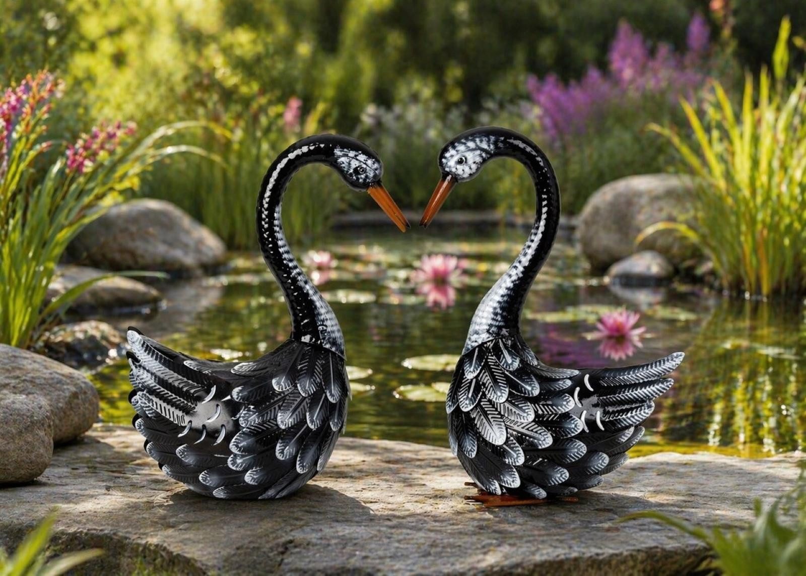 Geschenkestadl Tierfigur Metall Schwäne schwarz 2er Set 41 cm – elegante Dekofiguren Gartendeko (Spar-Set, 2 St., 2tlg), 2 schwarze Schwäne stilisieren ein Herz
