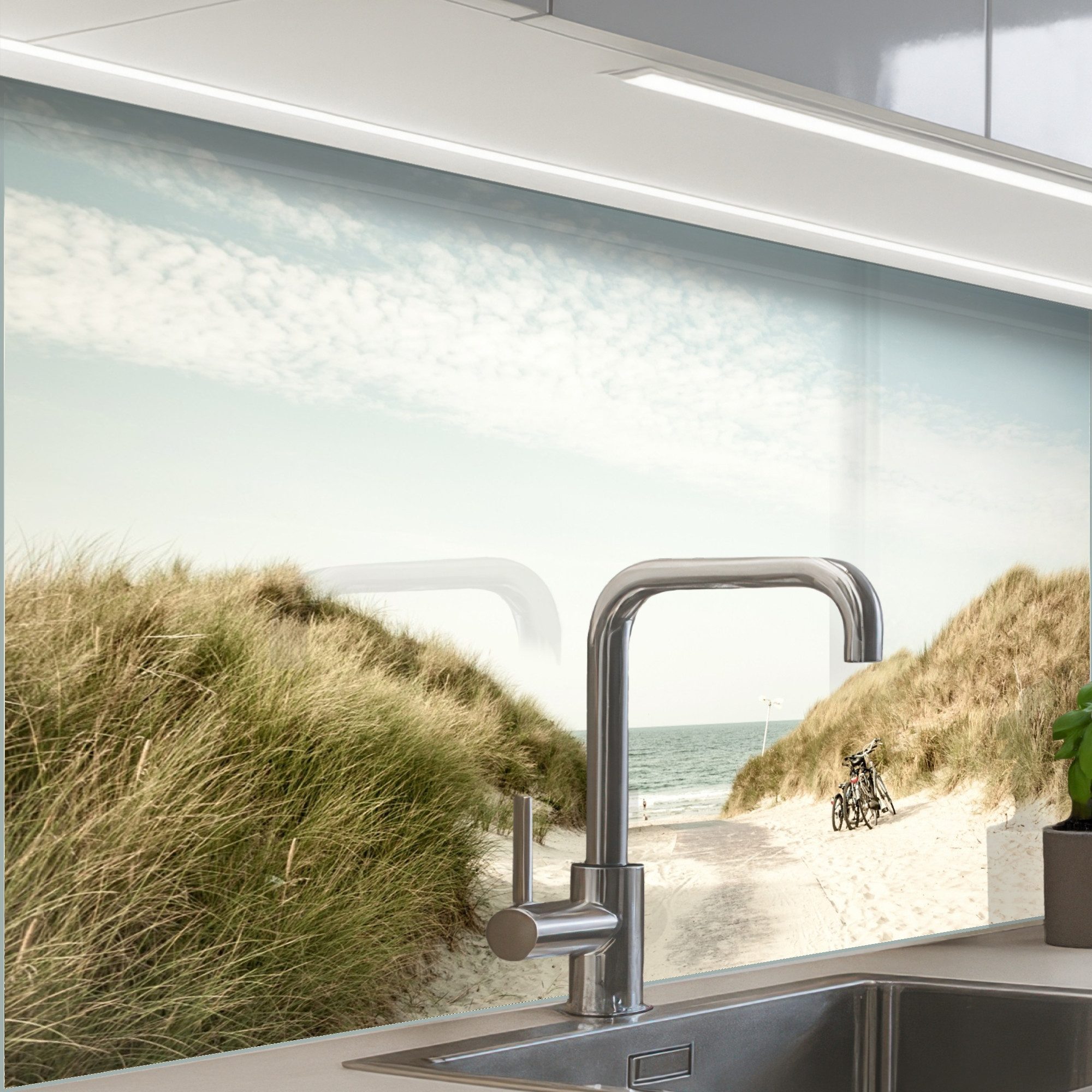 KitchenYeah Küchenrückwand Muster selbstklebend (keine Folie) Strand - Düne - Himmel, (1-tlg), Spritzschutz, Küche, Rückwand, Küchenwand, Küchenfront, 30x20 cm