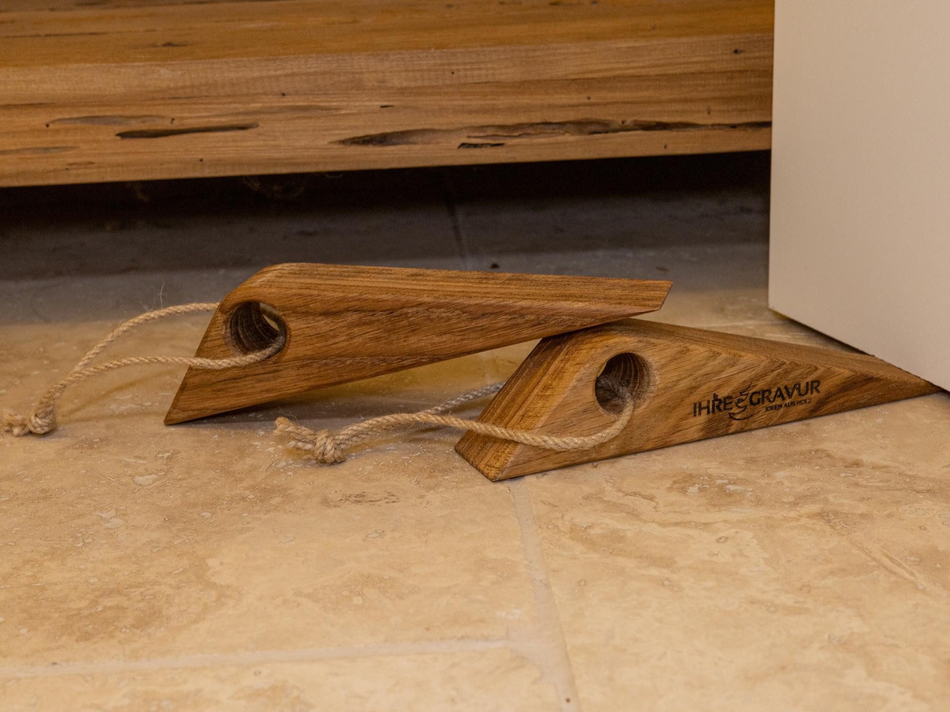 Holz Frank Bodentürstopper Türstopper aus geölter Eiche mit Hanfkordel – rutschfest & modern – Bild 3 von 3