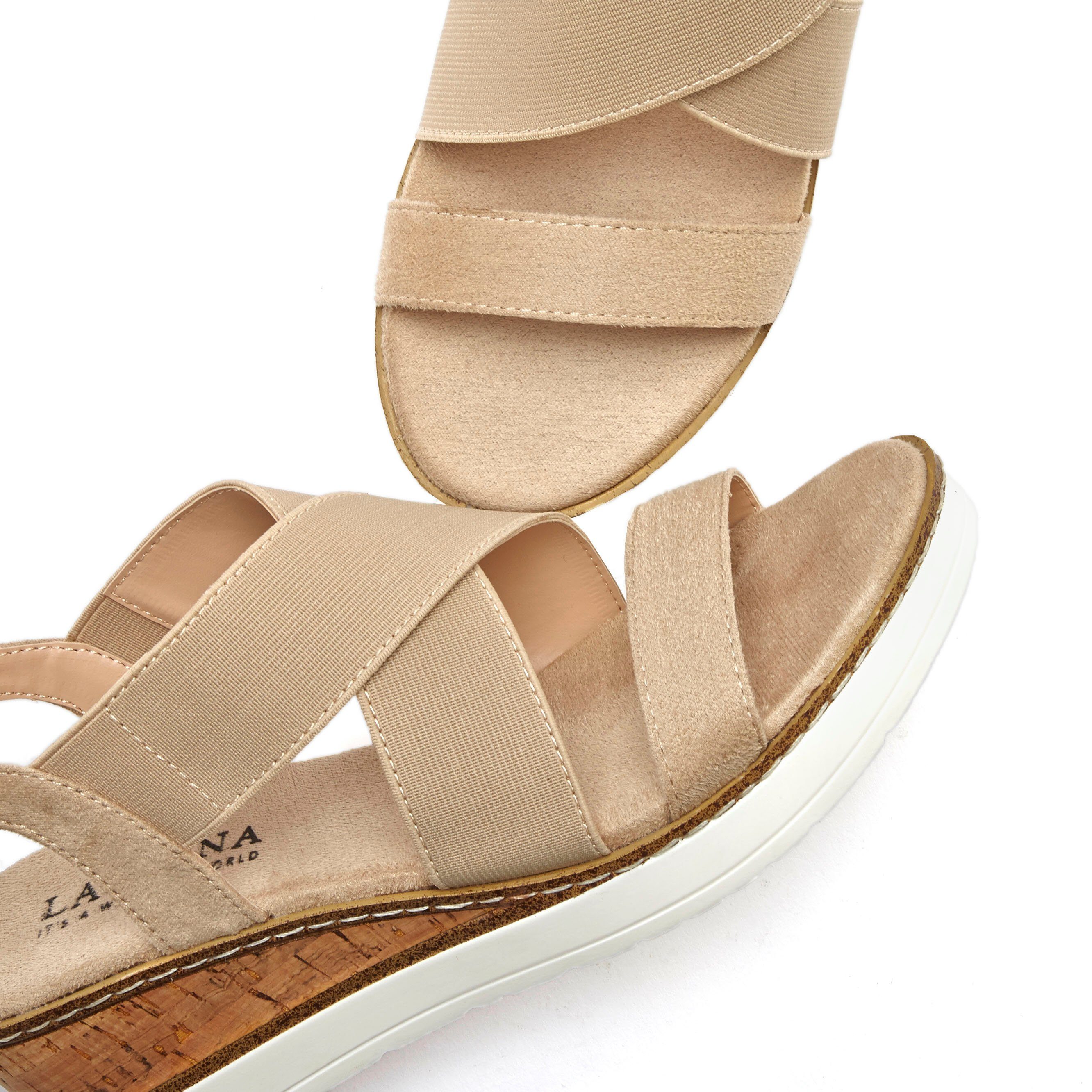 elastischen mit Sommerschuh Riemen Sandale, beige Sandalette VEGAN LASCANA Keilabsatz und