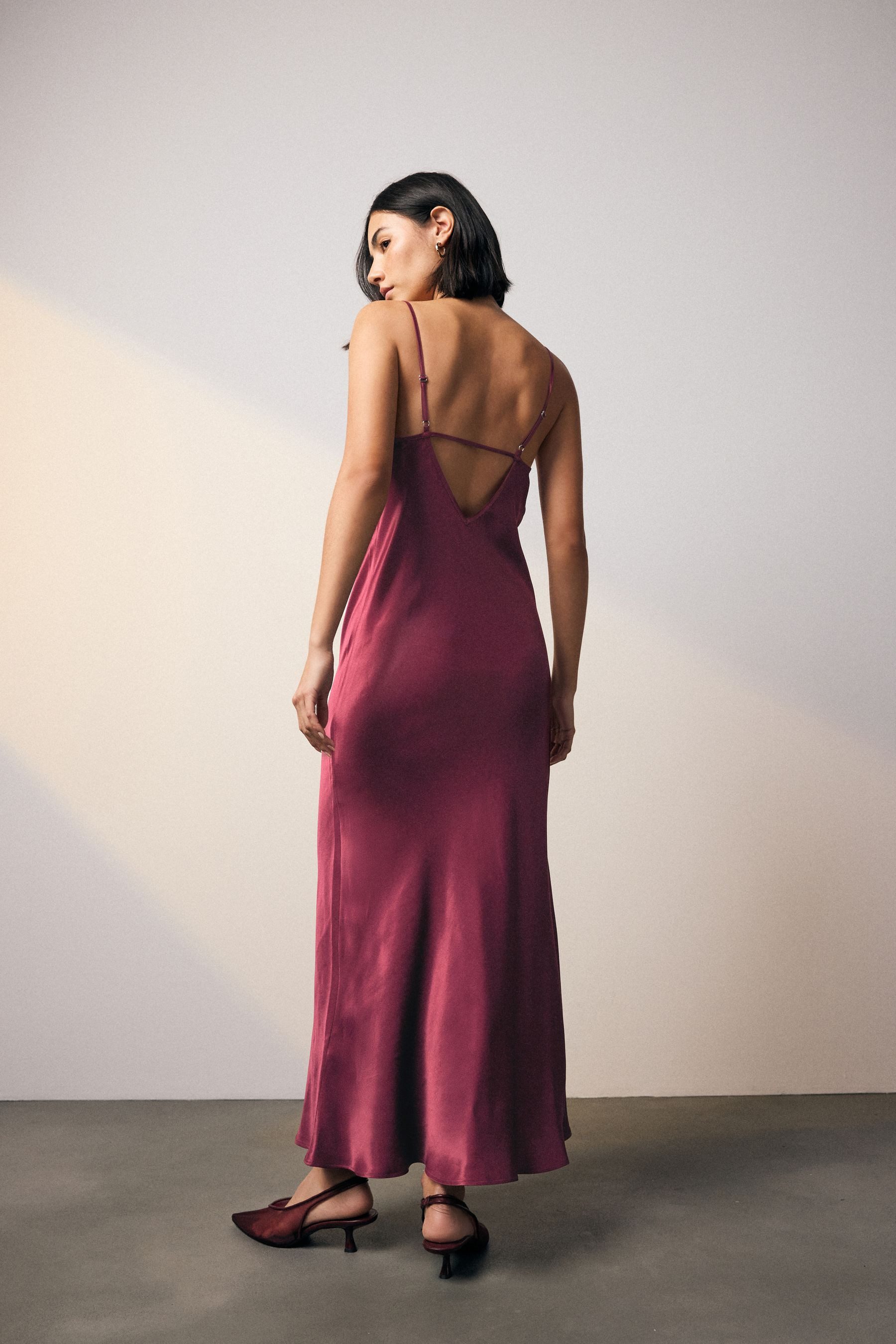 Next Midikleid Satin-Unterkleid mit Wasserfallkragen (1-tlg) günstig online kaufen