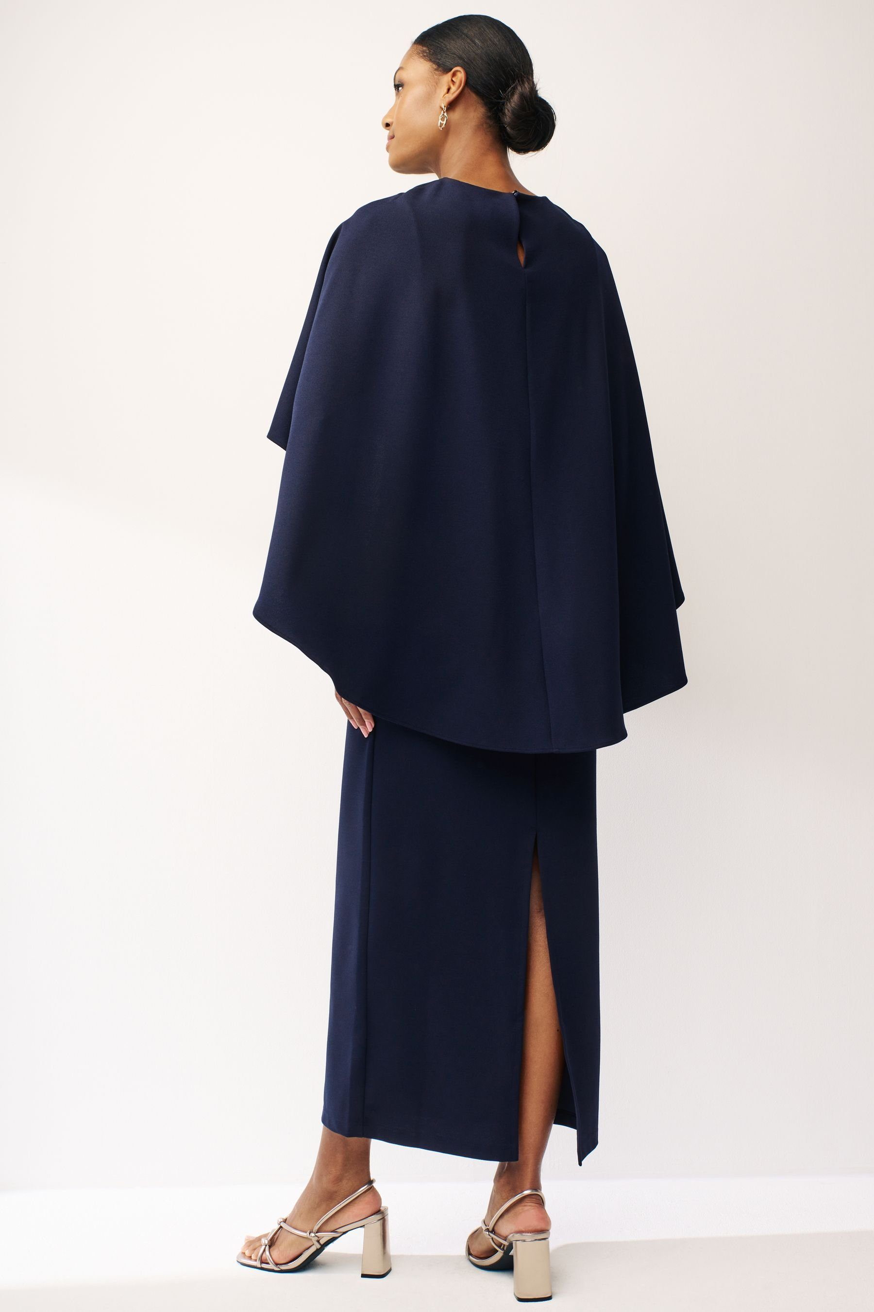 Next Maxikleid Maxikleid mit Cape (1-tlg)