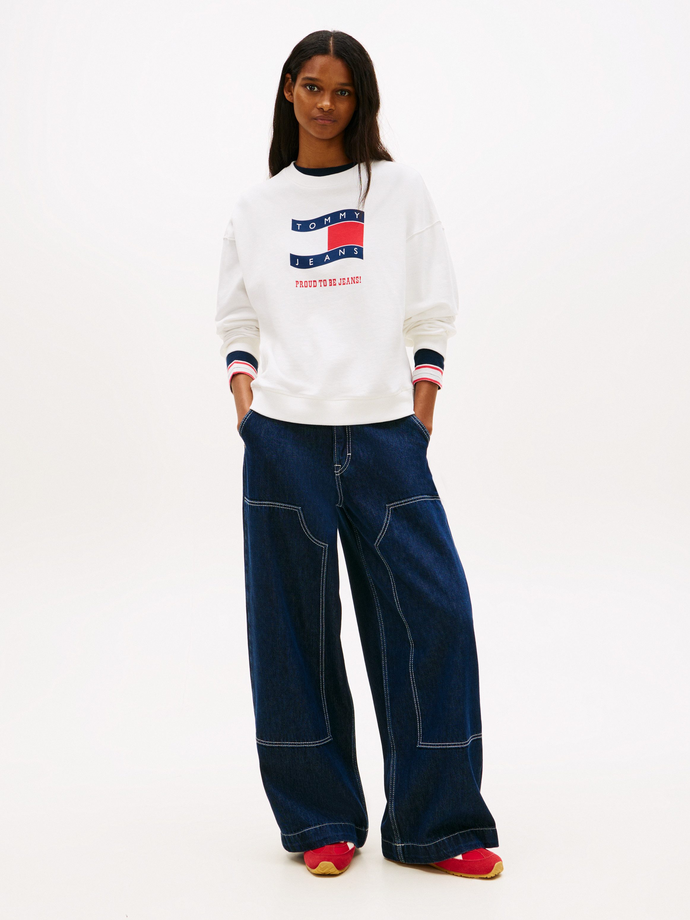 Tommy Jeans Sweatshirt TJW BXY WAVY FLAG CREW EXT Boxy Fit mit Rundhals