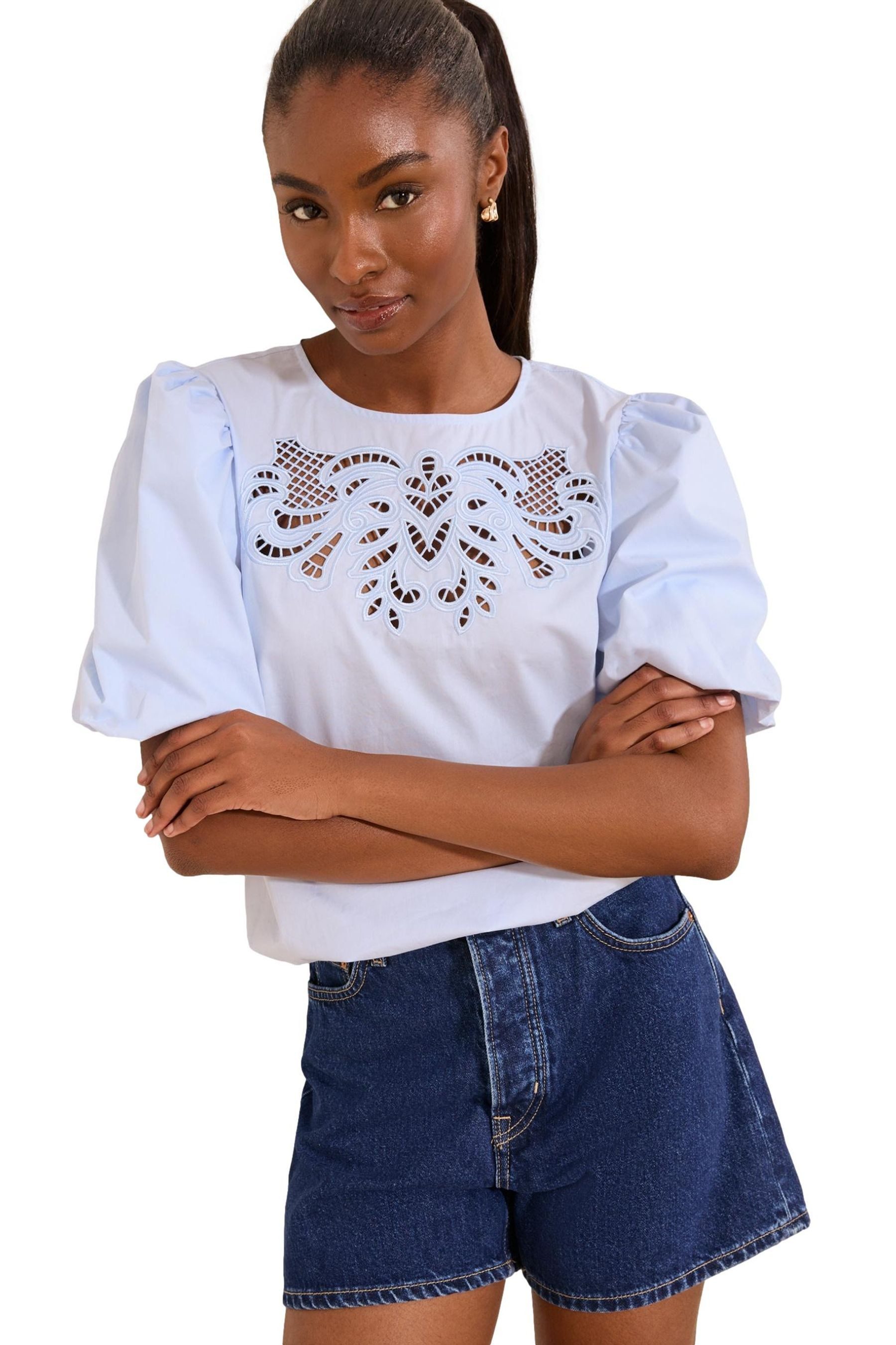 LIPSY Kurzarmbluse Lipsy Top mit Aussparungen und Puffärmeln (1-tlg)