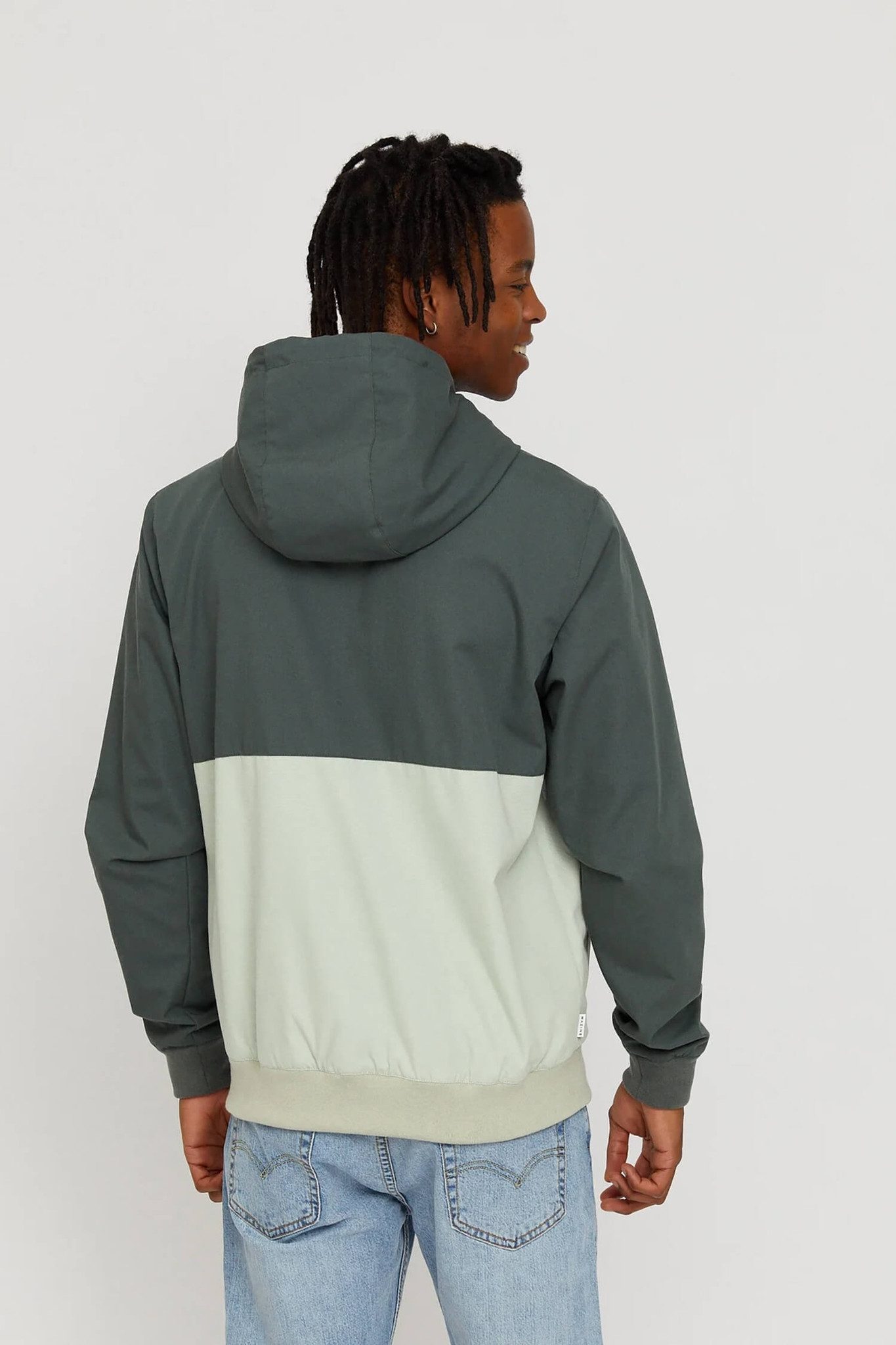 MAZINE Winterjacke CAMPUS LIGHT JACKET Grün Jacke aus 100 % veganen Materialien.