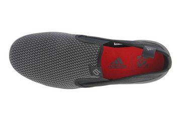 adidas Sportswear EE8941 Slipper