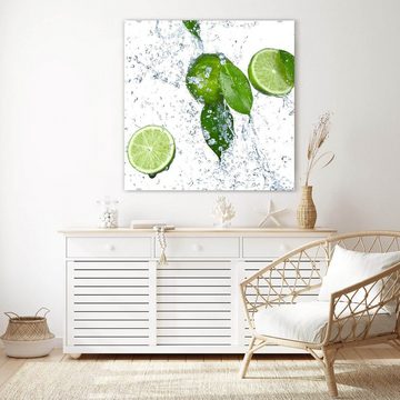 Primedeco Glasbild Wandbild Quadratisch Limetten im Wassersplash mit Aufhängung, Früchte