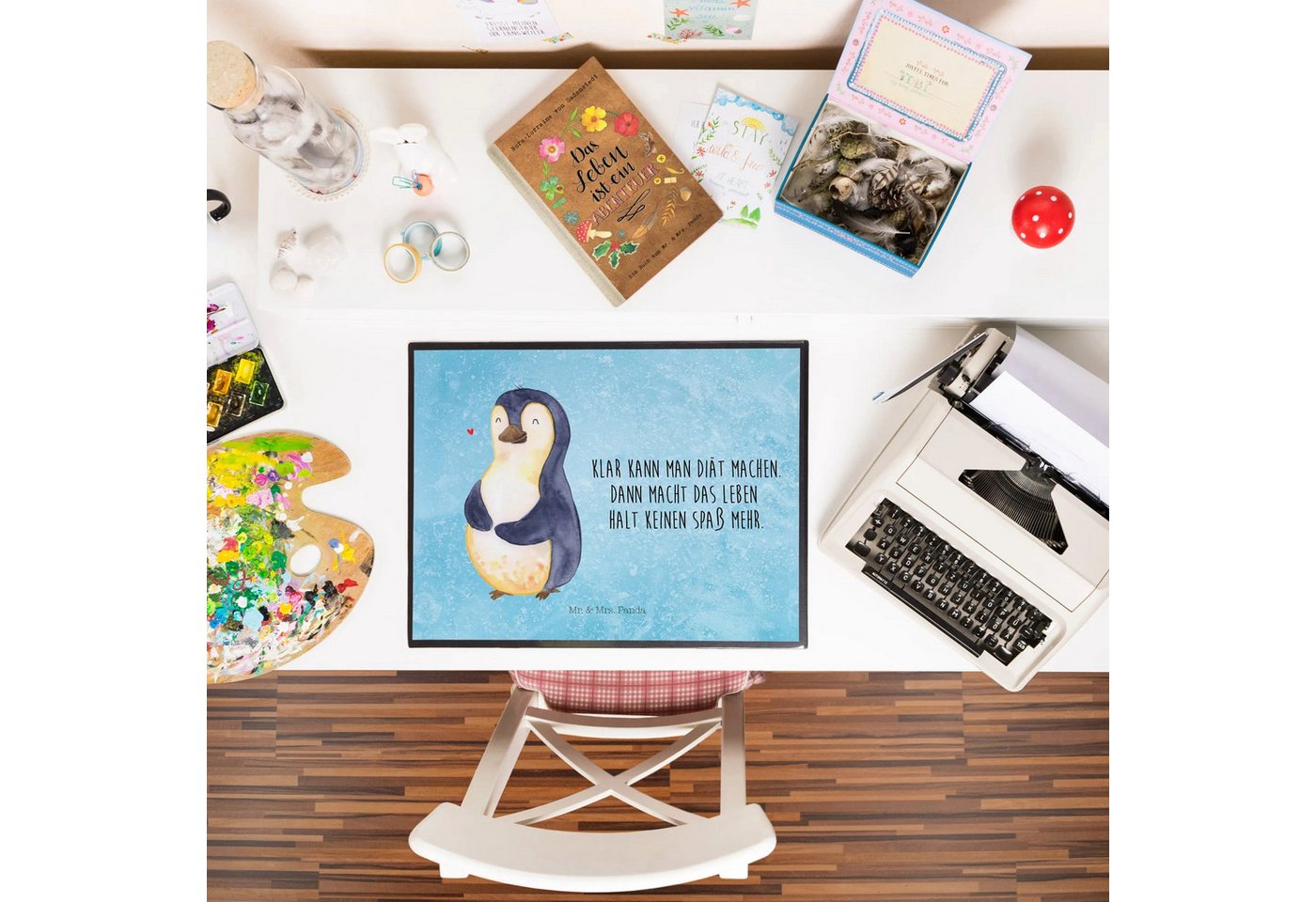 Thumbnail - Mr. & Mrs. Panda Schreibtischunterlage Pinguin Diät - Eisblau - Geschenk, Bauch, Motivation, Bierbauch, Büro, (Packung, ...