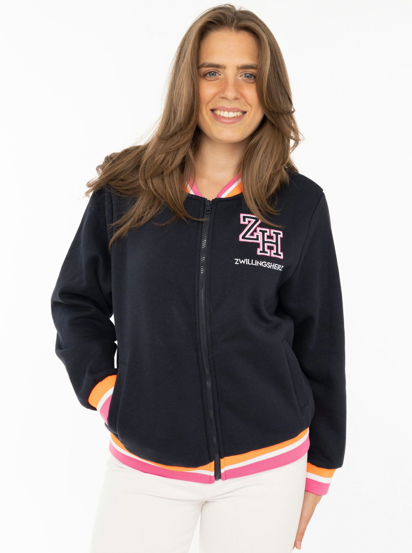 Zwillingsherz Sweatjacke "Zwillingsherz" durchgehender Zipper, Logo auf der Schulter, gestreifte Bündchen