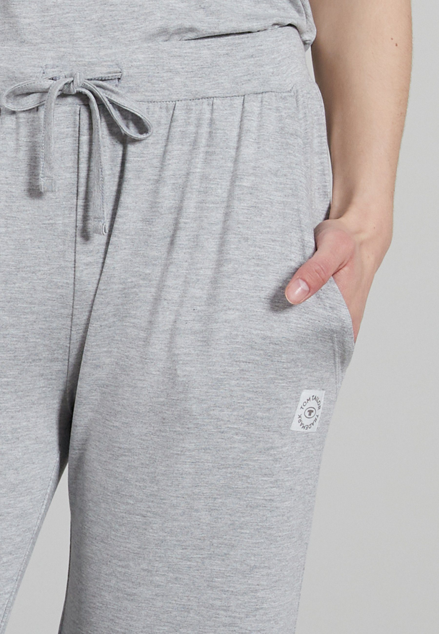 TOM TAILOR Relaxhose Manila Bindeband, Seitentaschen, breiter Bund, Viskosemix, kühlend, bequem