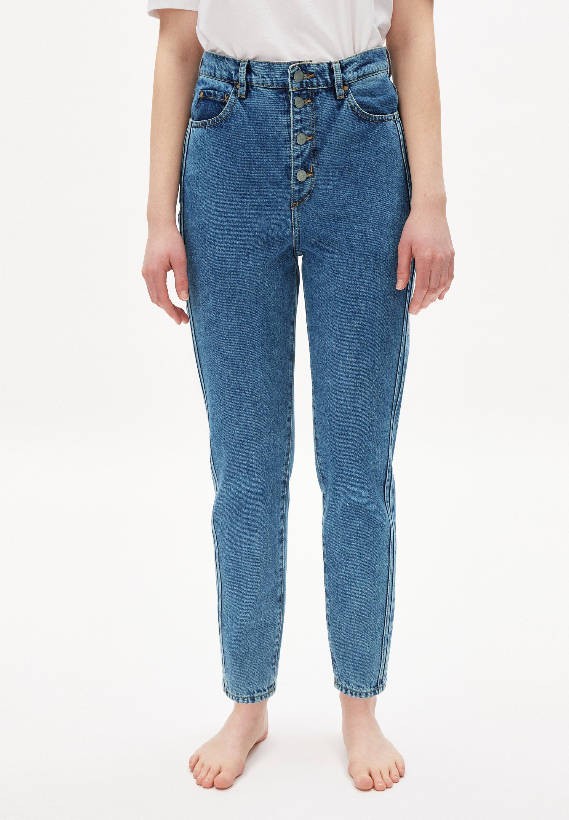 Armedangels Boyfriend-Jeans MAIRAA DETAIL RETRO Mom Fit aus Bio-Baumwoll Mix (Mom Fit) High waist. Reduzierter Preis € 89,90. Unverbindliche Preisempfehlung € 129,90