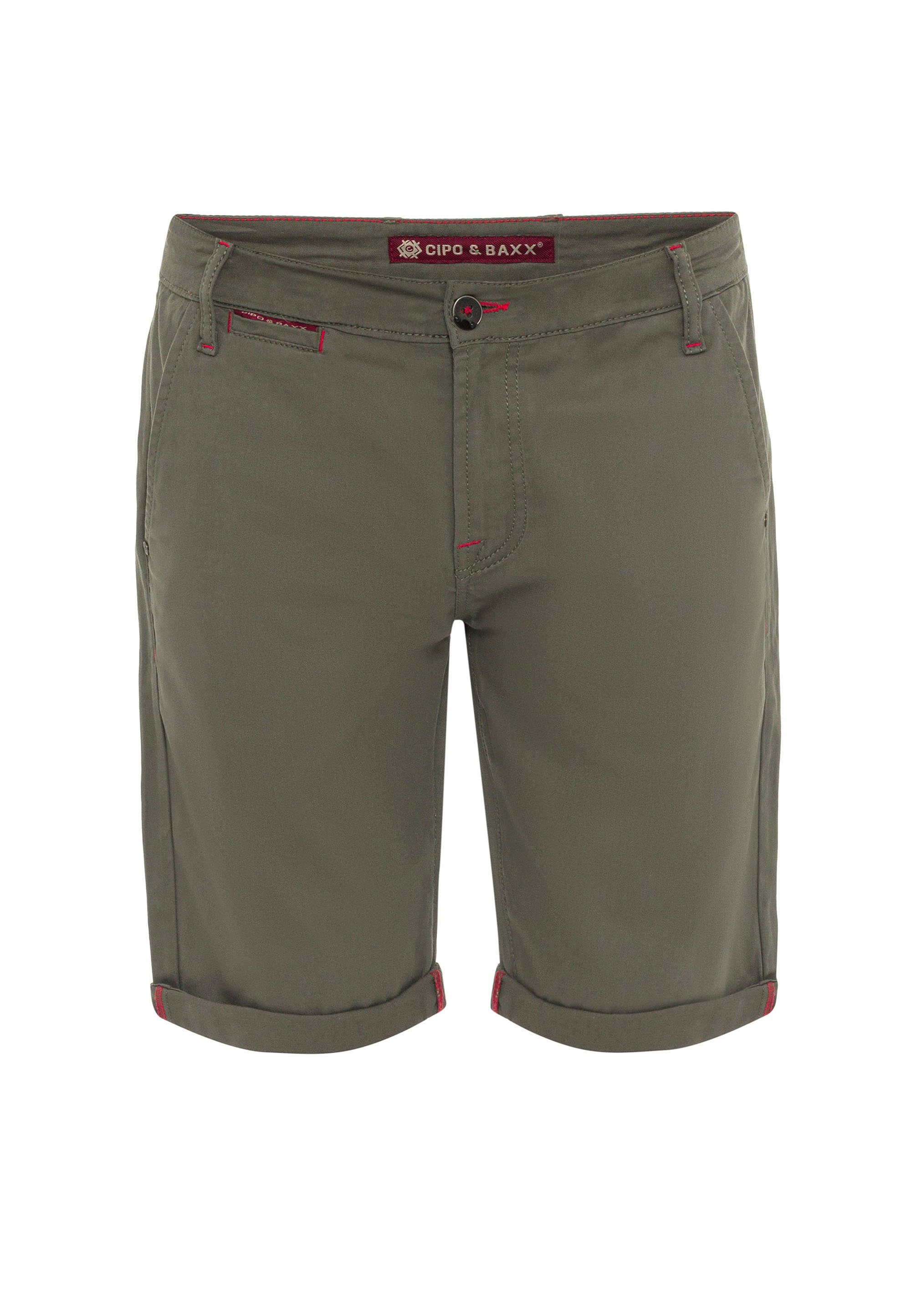 Cipo & Baxx Shorts im einfarbigen khaki Look