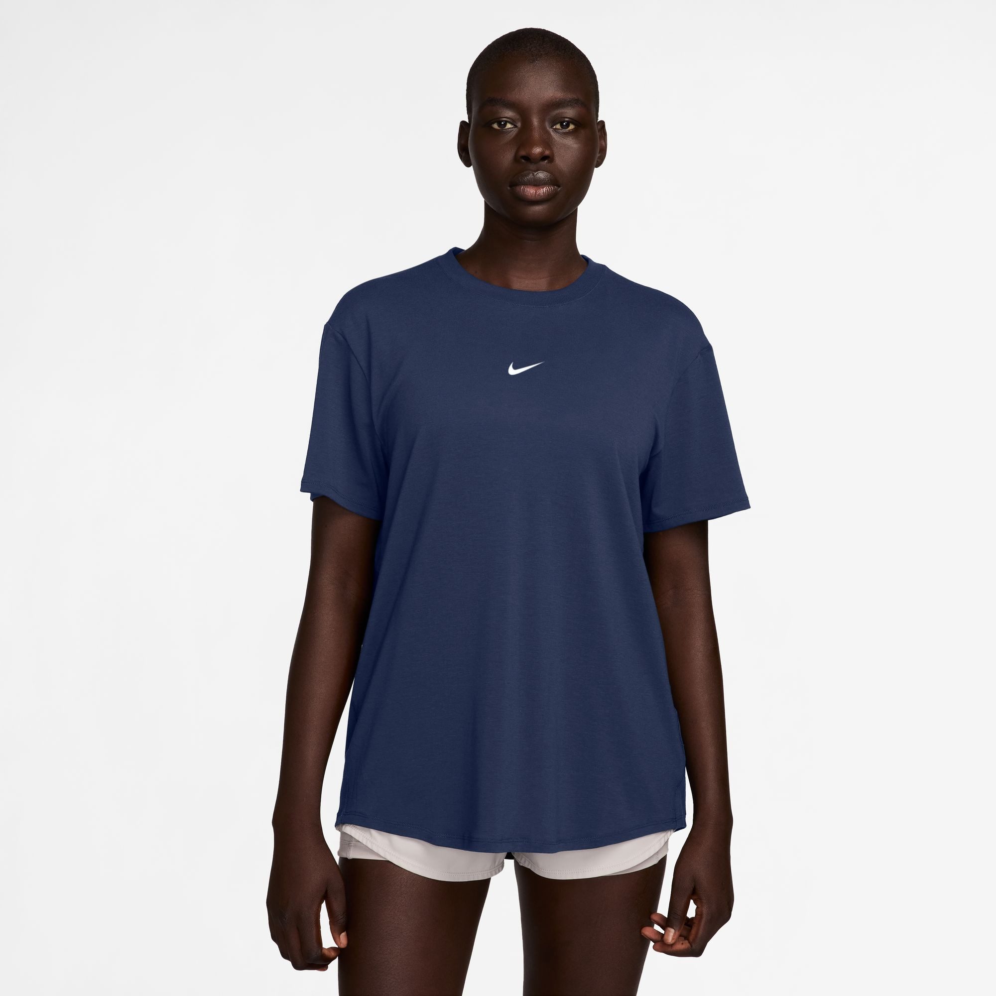 Nike T-Shirt W NK ONE RELAXED DF SS TOP relaxte Schnittform, kurze Ärmel, sportlicher Stil