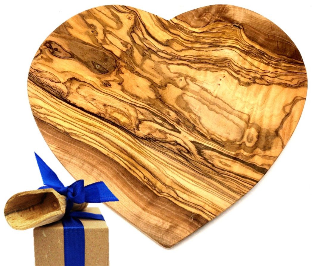 Olivenholz-erleben Käsebrett Brett in Herz-Form Olivenholz 25 x 24 cm, Massivholz, (Set, 1-St., 1x Herz-Brett, plus Überraschung), besondere Herz-Form für dekoratives Servieren