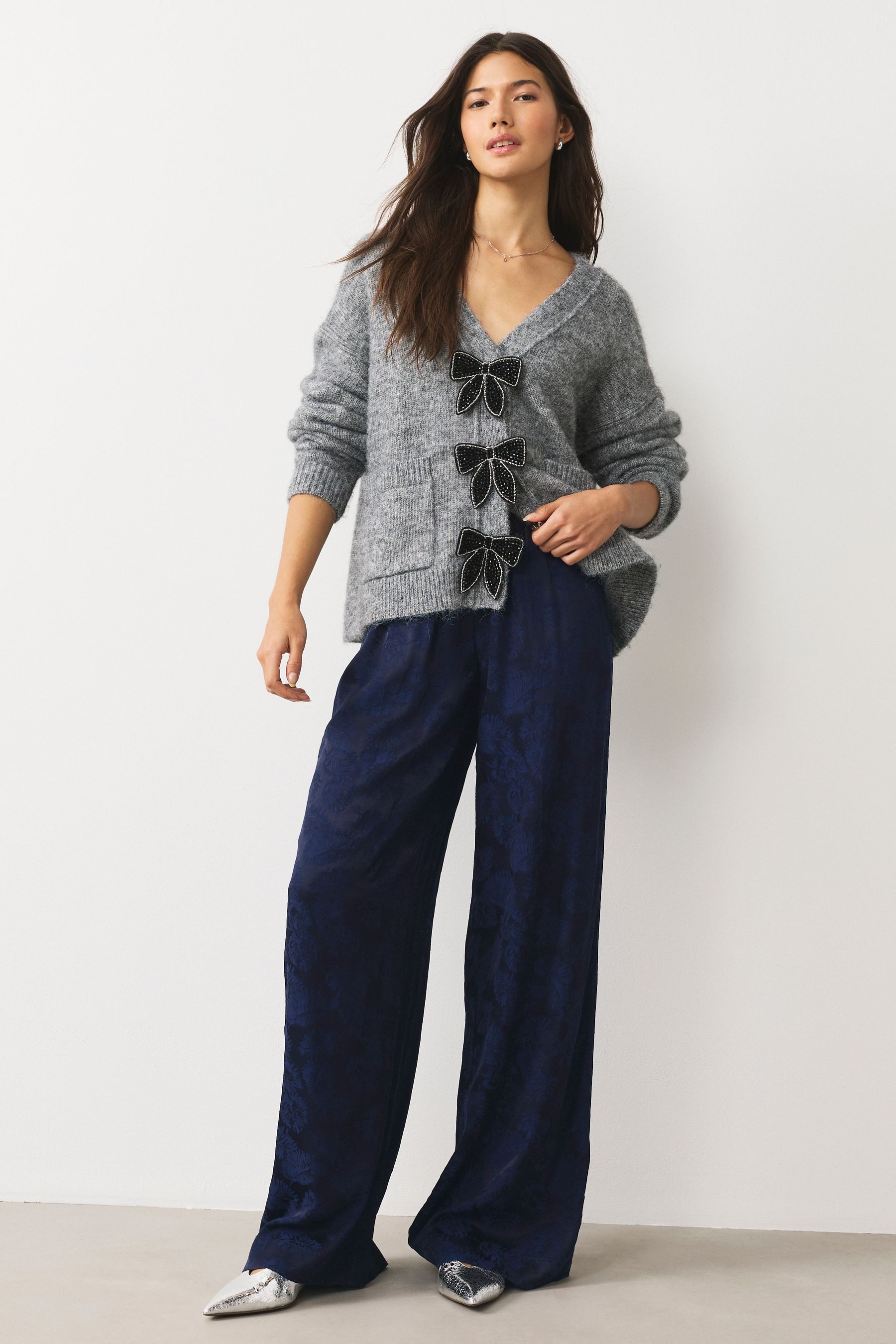 Next Palazzohose Satin-Jacquardhose mit weitem Beinschnitt (1-tlg)