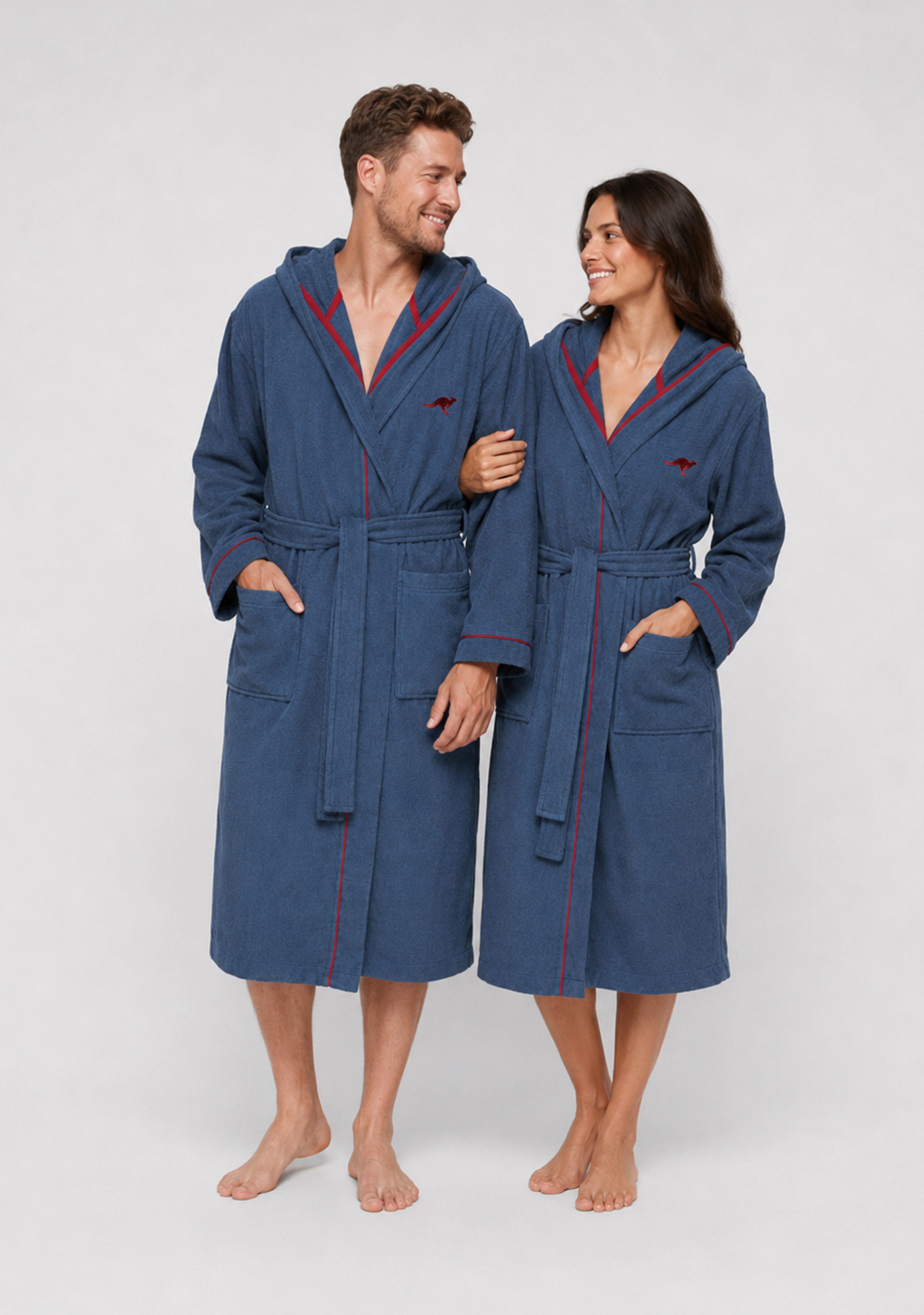 KangaROOS Unisex-Bademantel Luke, ideal für Sauna & Spa, Hotelbademantel, Morgenmantel, Langform, Walkfrottee, Kapuze, Gürtel, für Damen & Herren, Bademantel mit Kapuze & Logostickerei,S-2XL