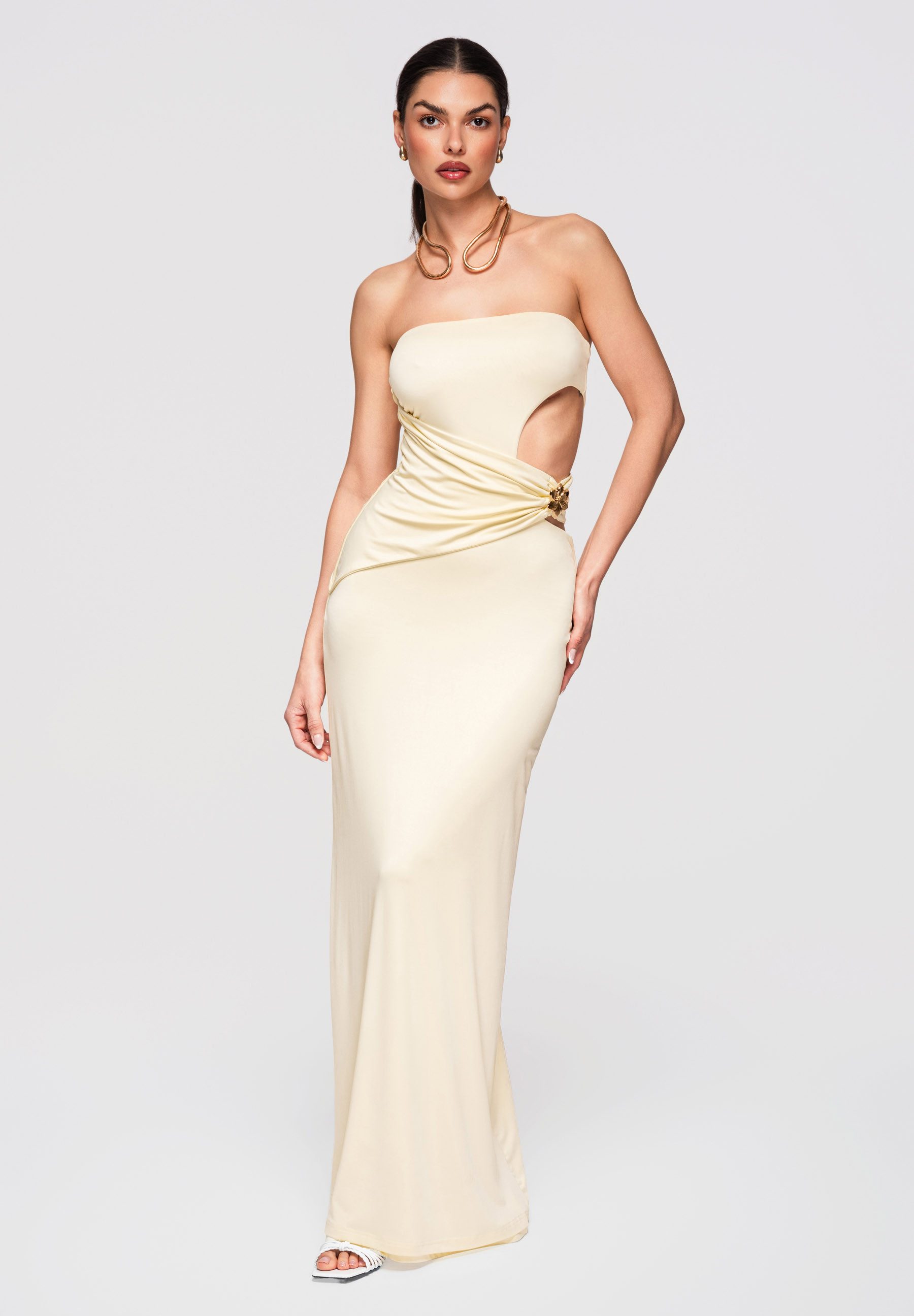 OMBRE Abendkleid Abendkleid Maxikleid Figurbetont Glamour Ecru S (kein Set, 1-tlg) Ausschnitt am Rücken, Cut-Out-Detail in der Taille, geraffter Hüftbere