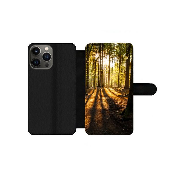 MuchoWow Handyhülle Sonne - Bäume - Wald - Landschaft - Natur Handyhülle Telefonhülle Apple iPhone 13 Pro Max
