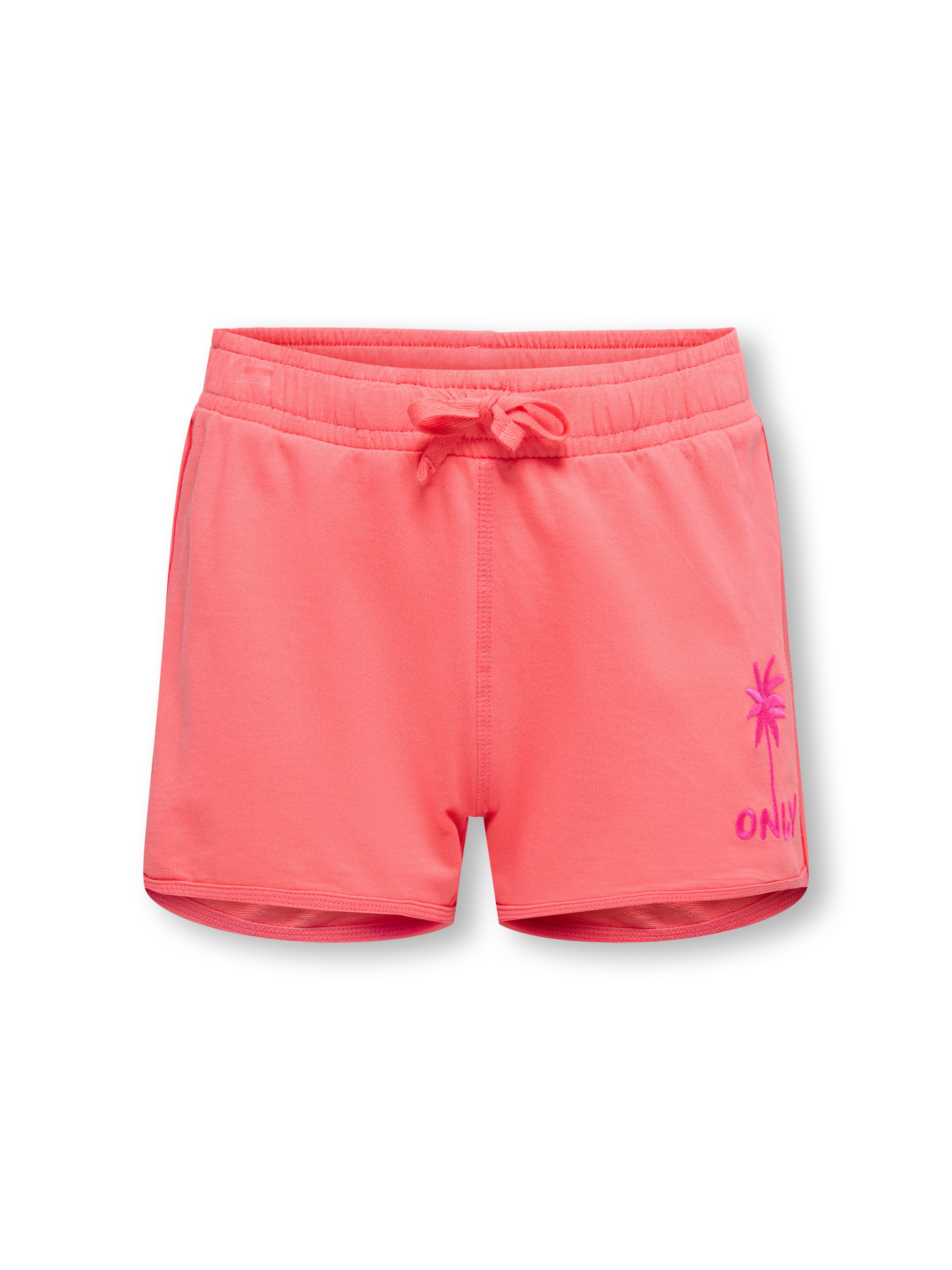KIDS ONLY Sweatshorts KOGAMANDA LIFE STRING SHORTS UB FR SWT mit kleinem Motiv am linken Bein