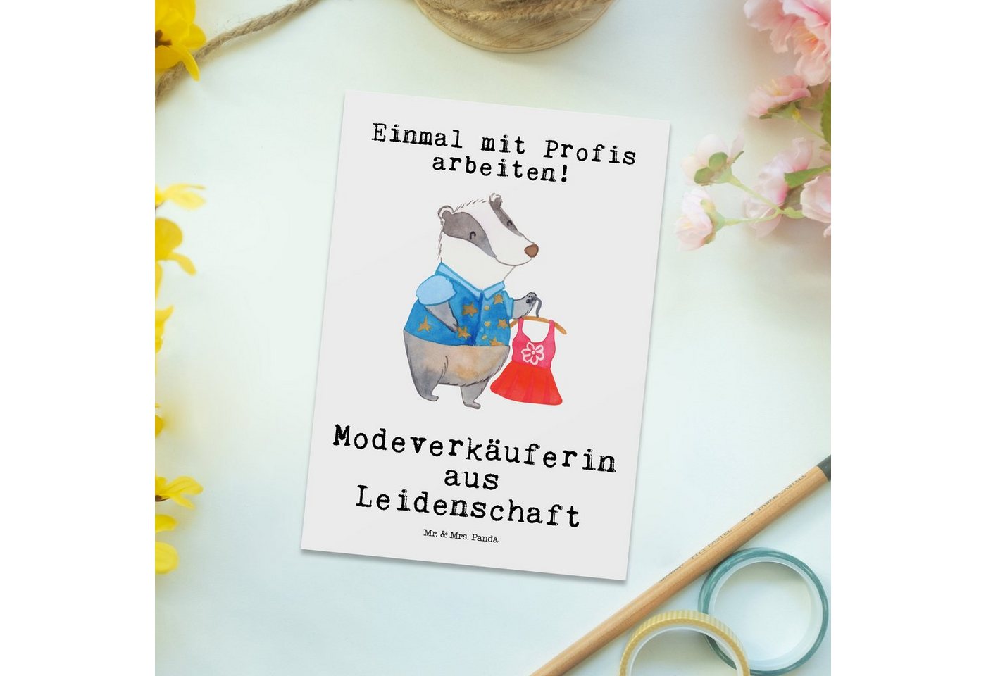Thumbnail - Mr. & Mrs. Panda Postkarte Modeverkäuferin Leidenschaft - Weiß - Geschenk, Fashion Store, Ansich, Charmante Designs